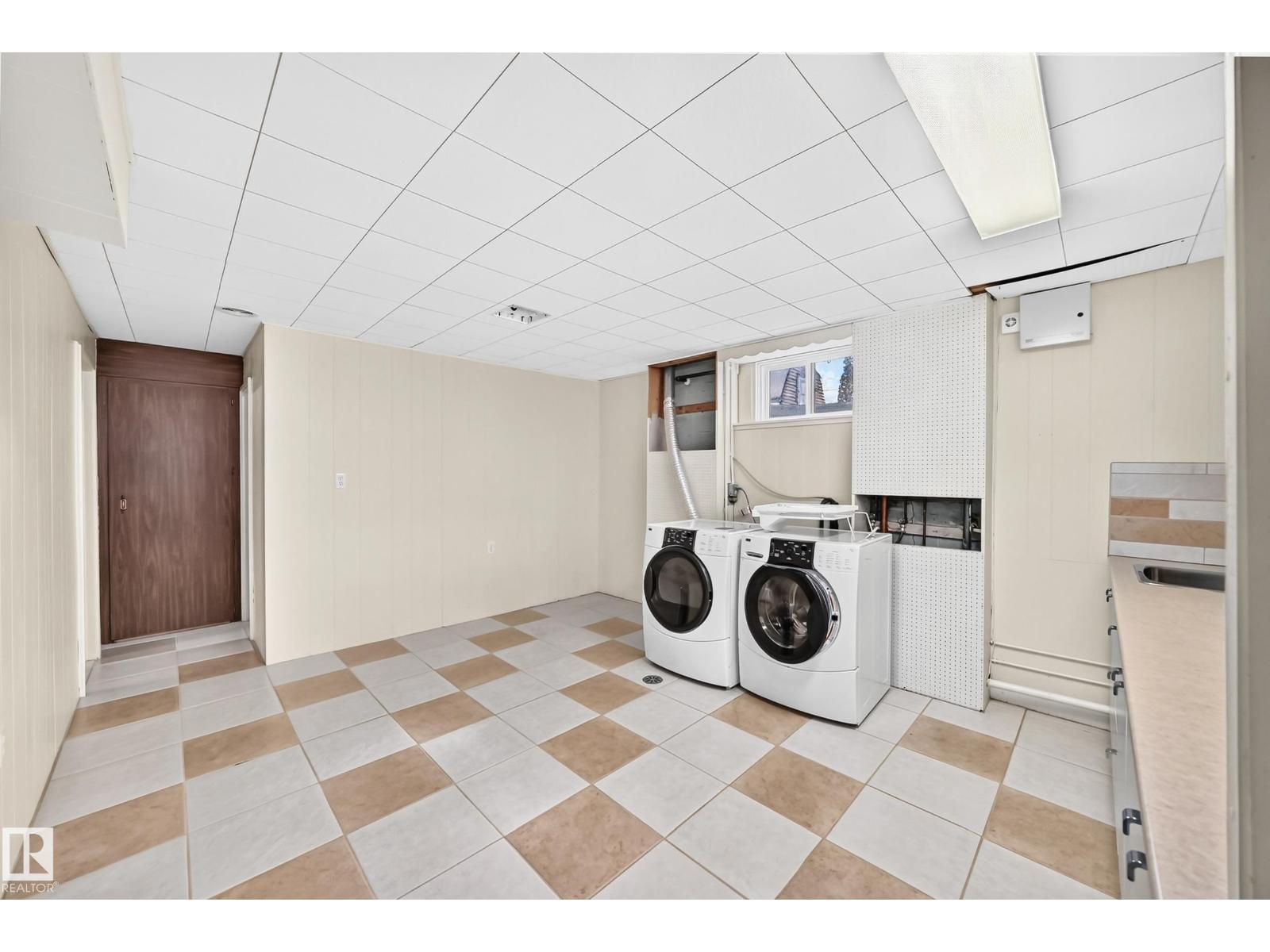 14423 96 Av Nw Property Photo 47