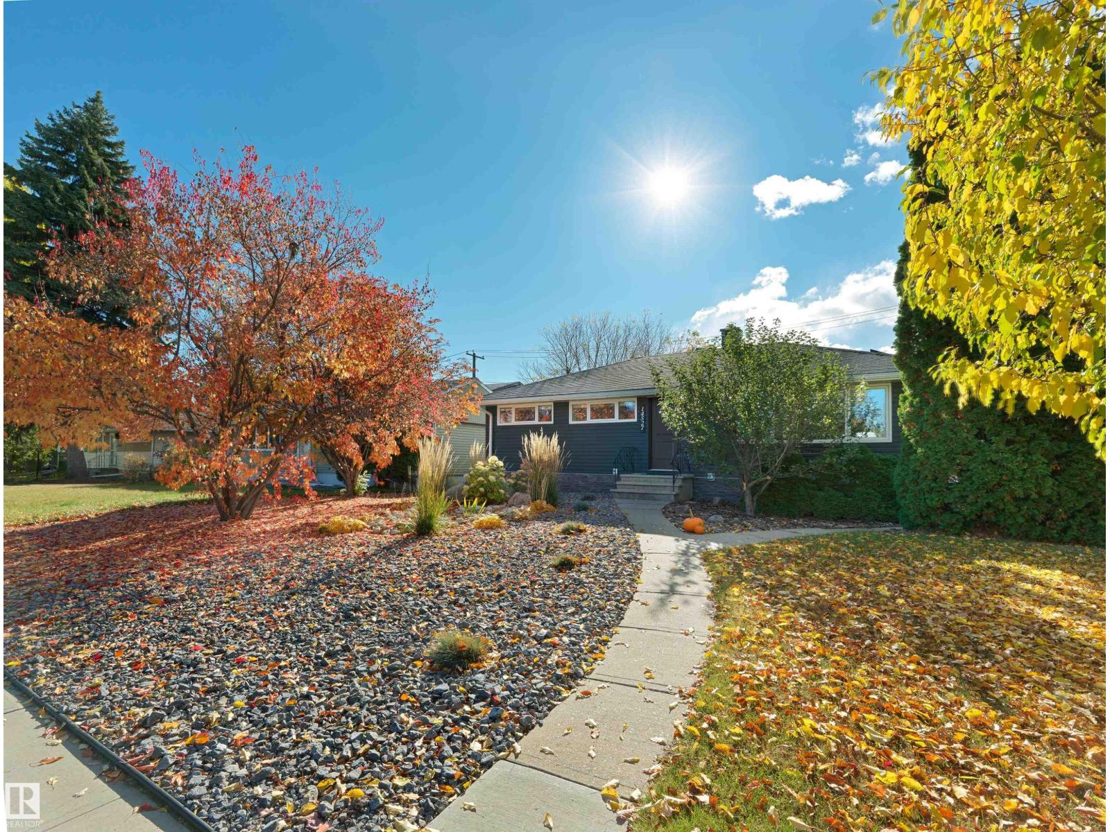 14527 86 Av Nw Property Photo 2