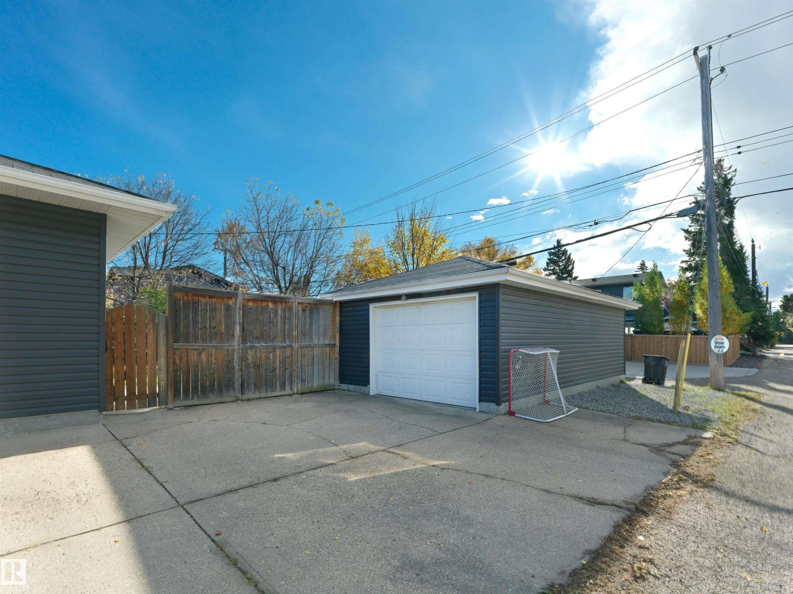 14527 86 Av Nw Property Photo 33