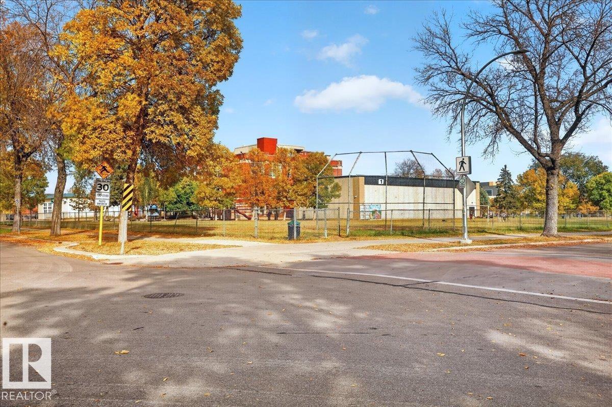 #206 10838 108 St Nw Property Photo 44