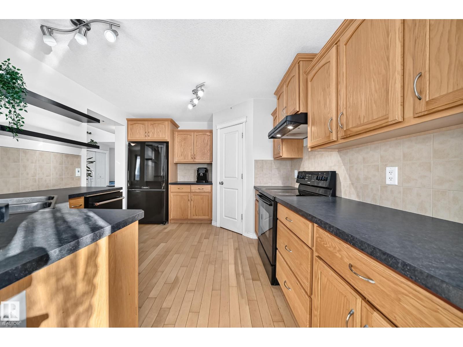 17 Virginia Lo Property Photo 23