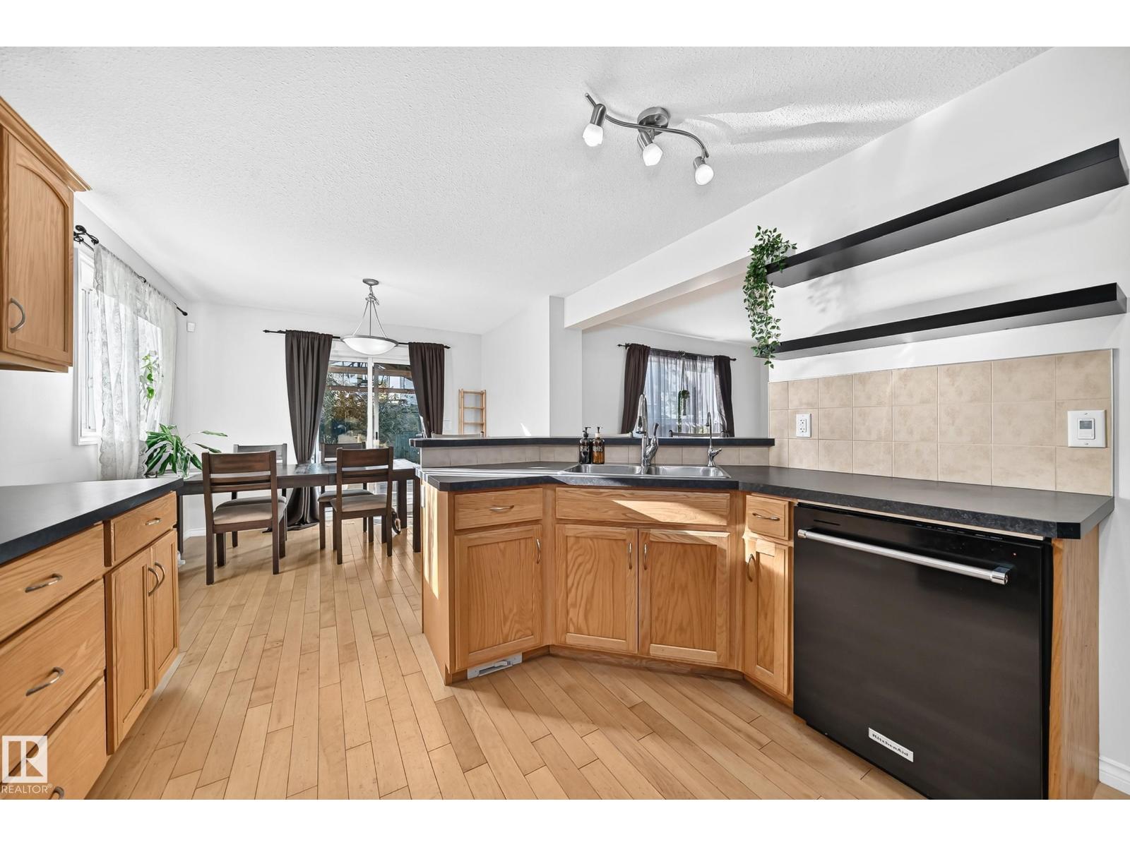 17 Virginia Lo Property Photo 24