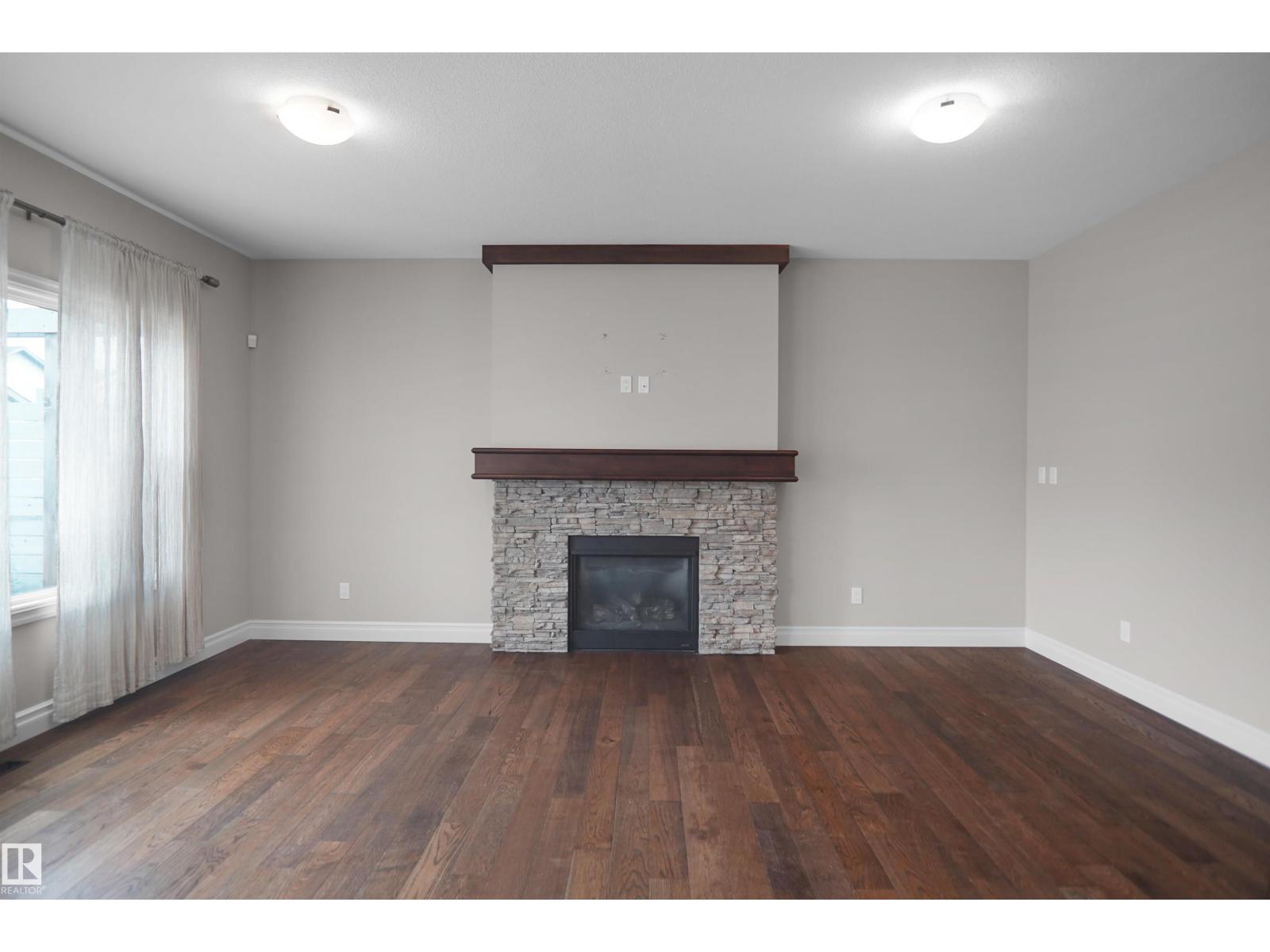 138 Henderson Li Property Photo 8