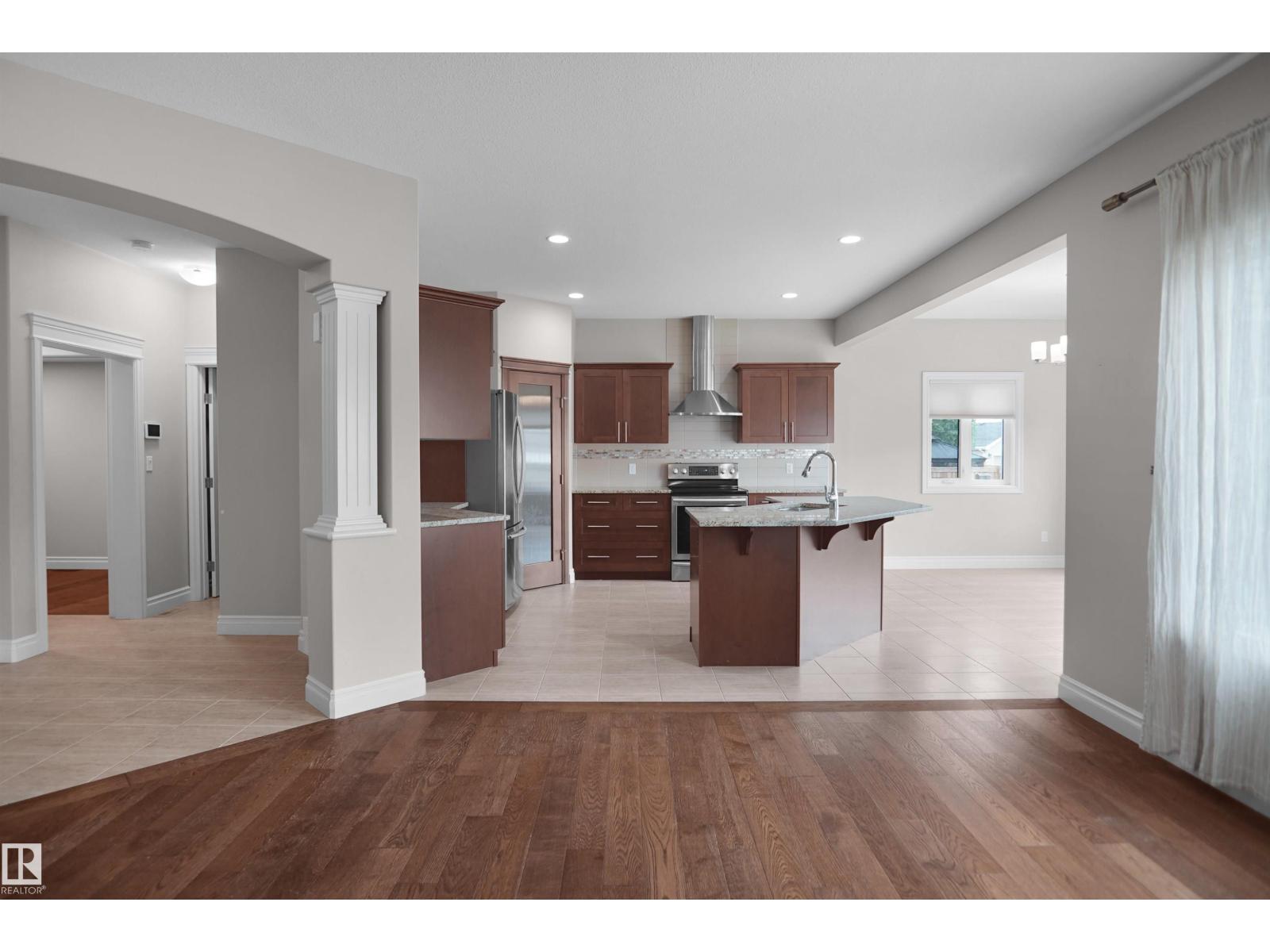 138 Henderson Li Property Photo 10