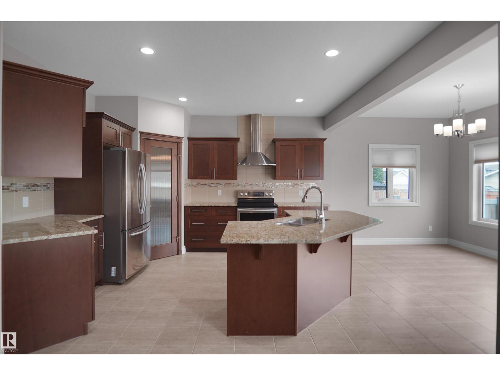 138 Henderson Li Property Photo 12