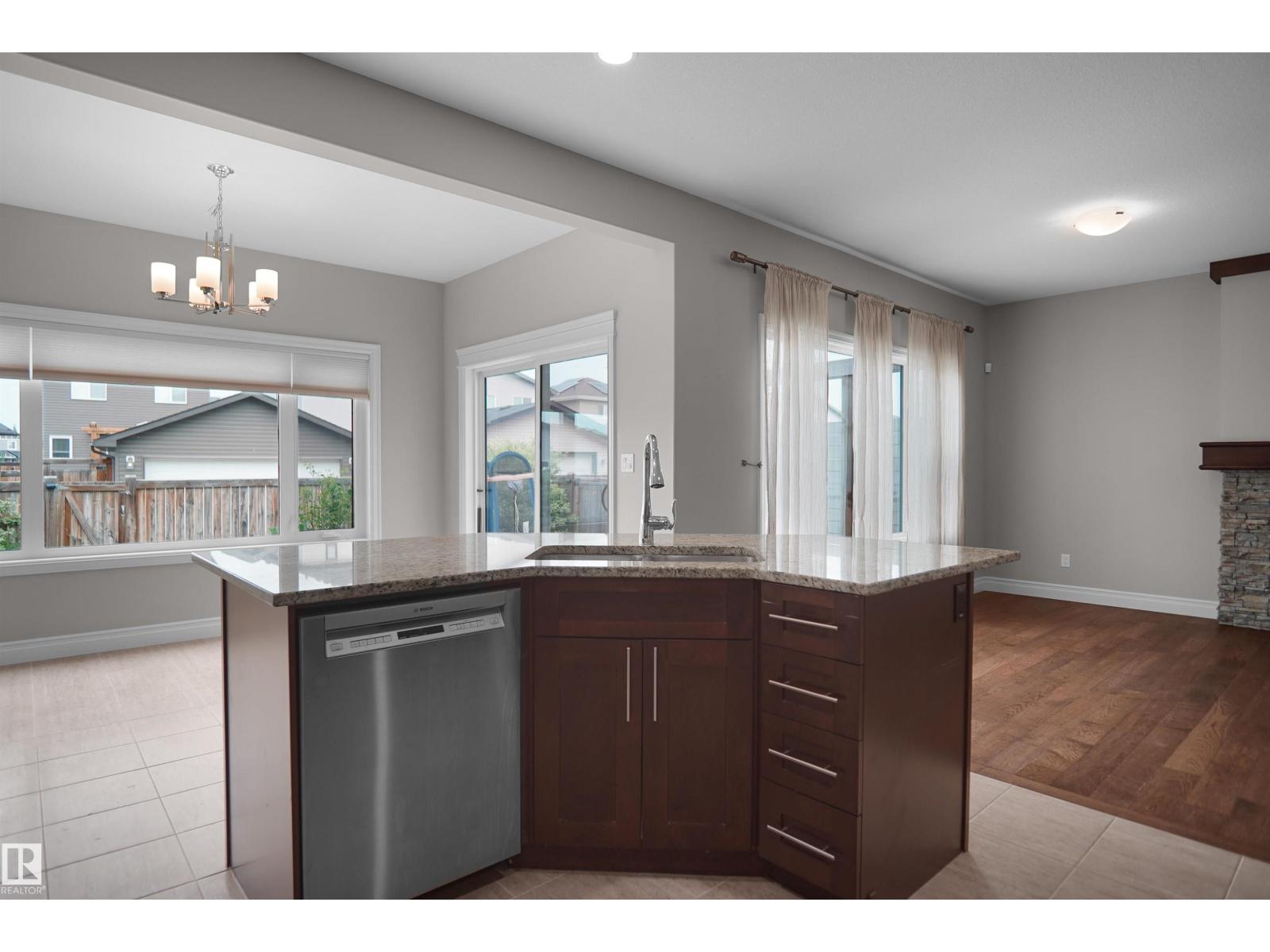 138 Henderson Li Property Photo 14