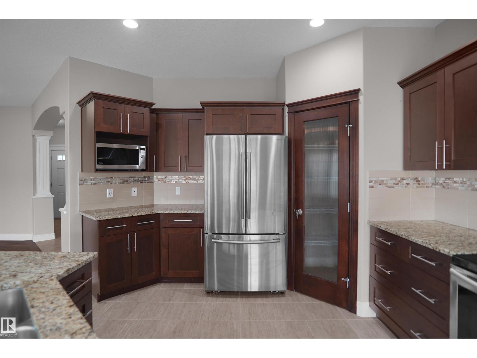 138 Henderson Li Property Photo 15