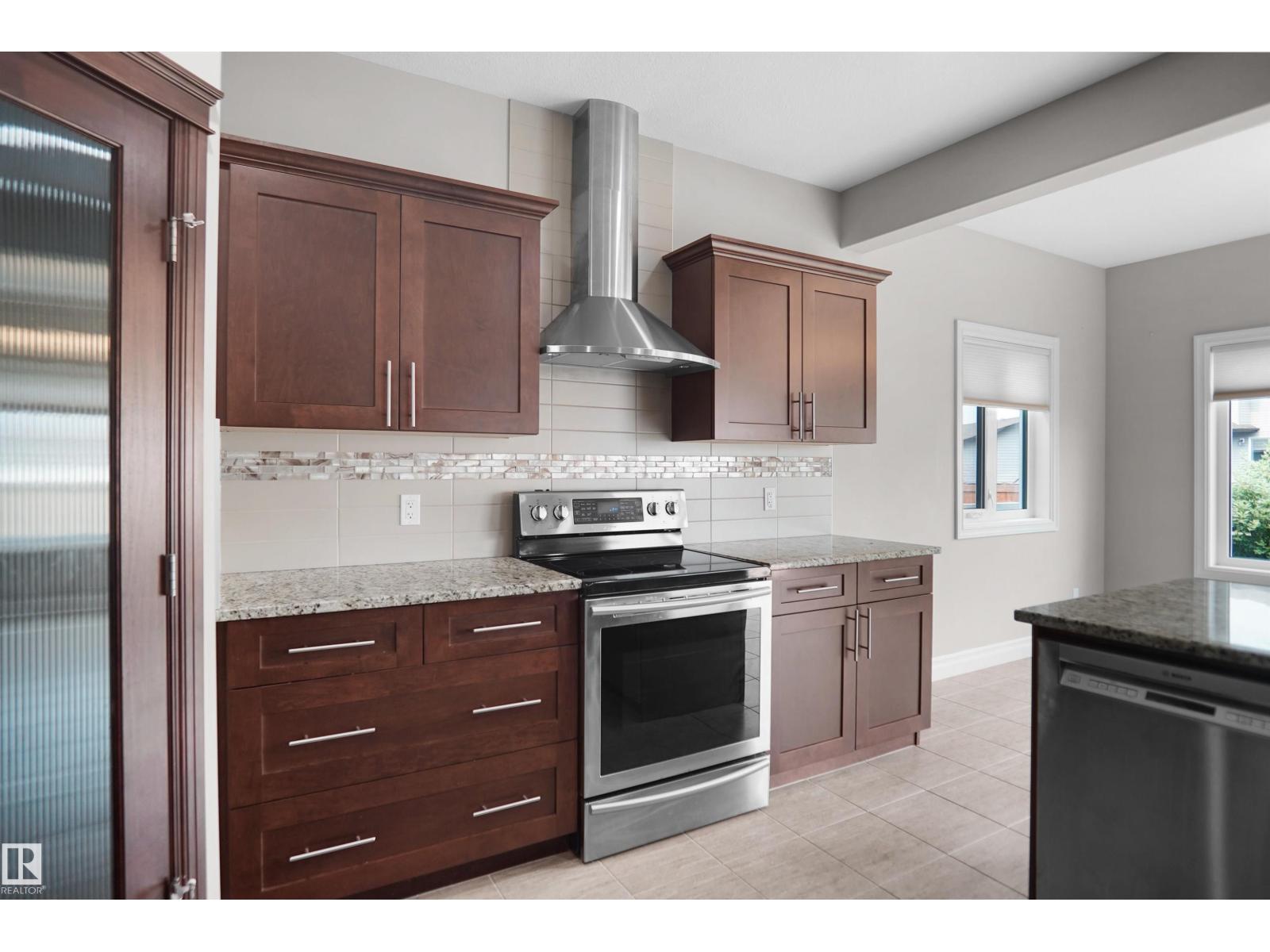 138 Henderson Li Property Photo 16