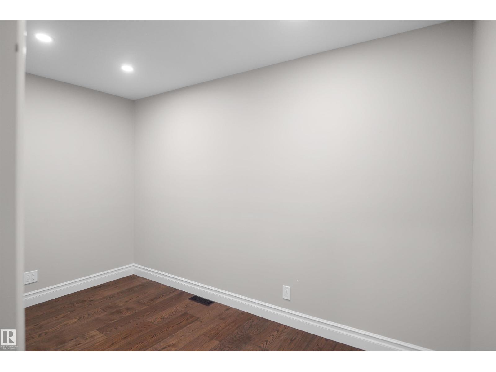 138 Henderson Li Property Photo 20