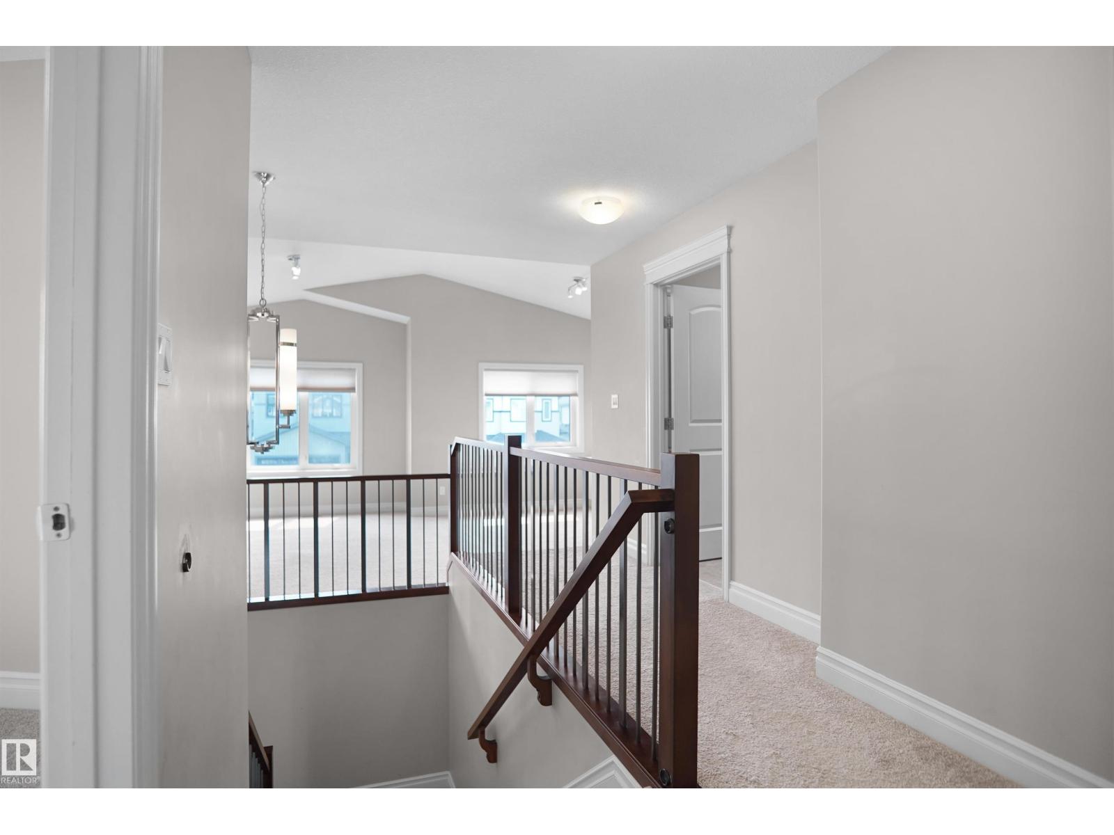 138 Henderson Li Property Photo 23