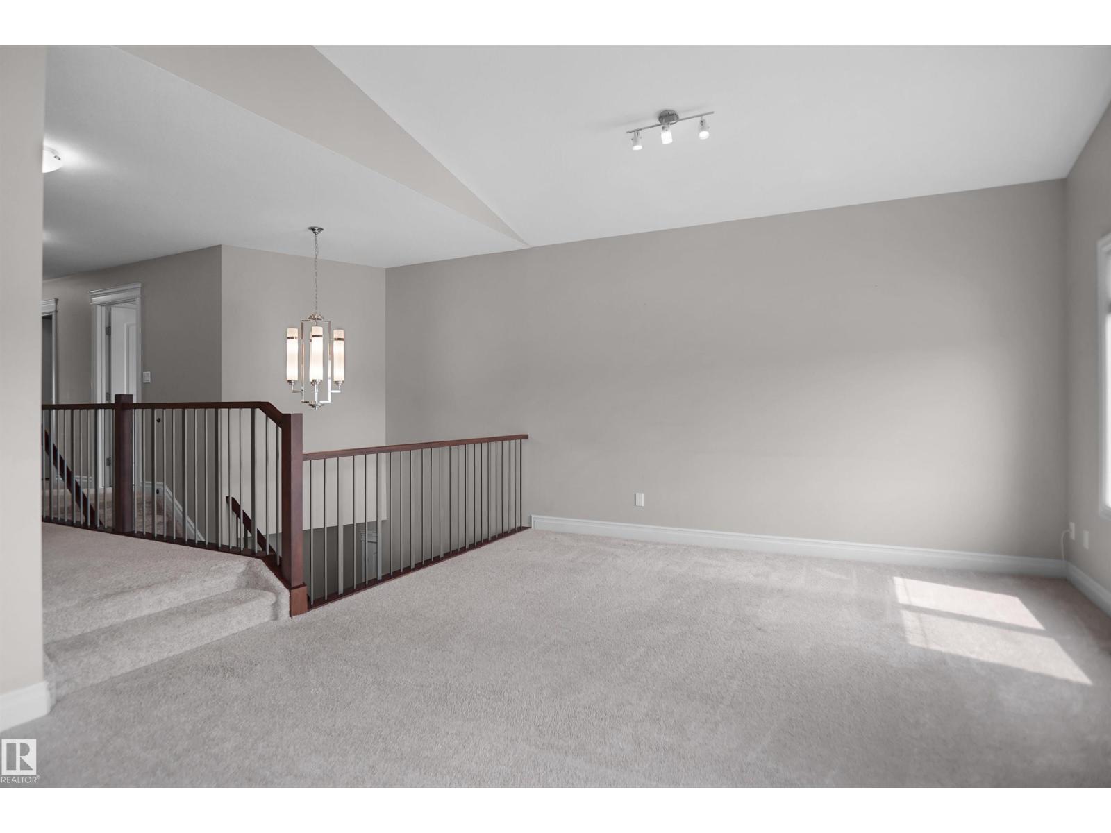 138 Henderson Li Property Photo 26