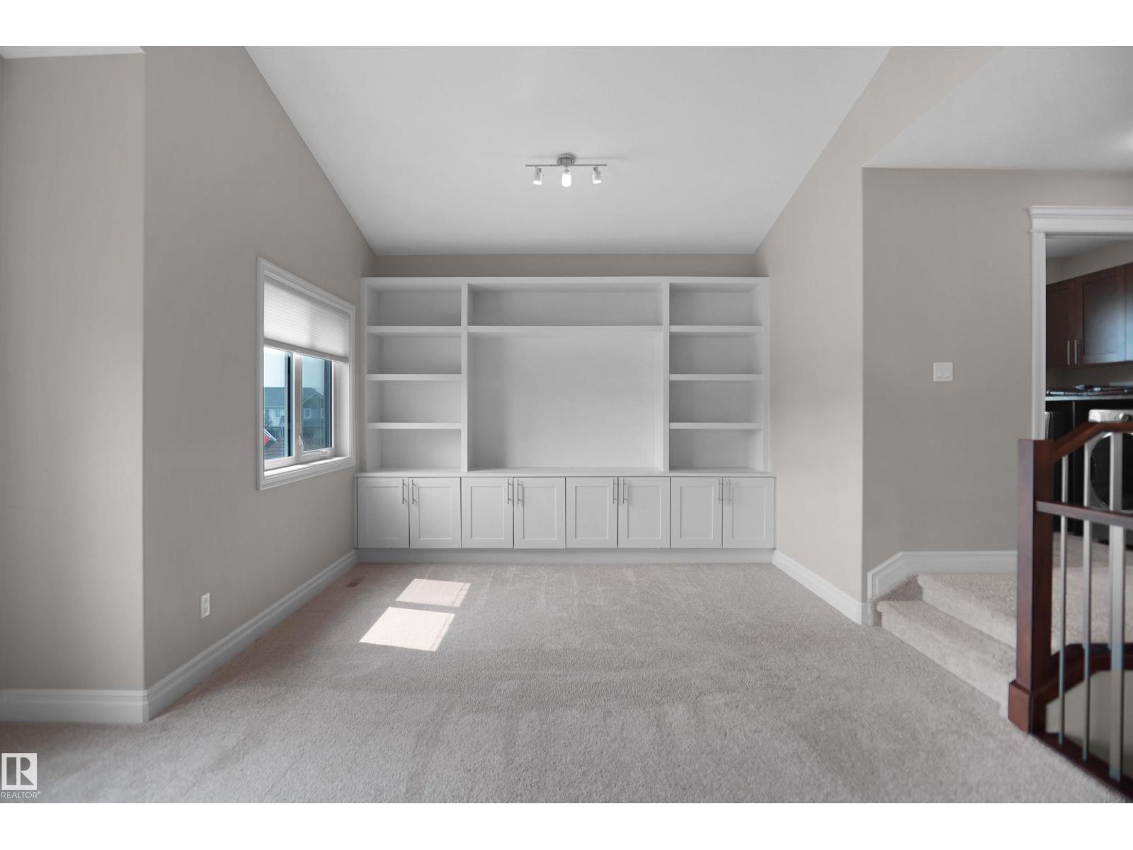 138 Henderson Li Property Photo 28