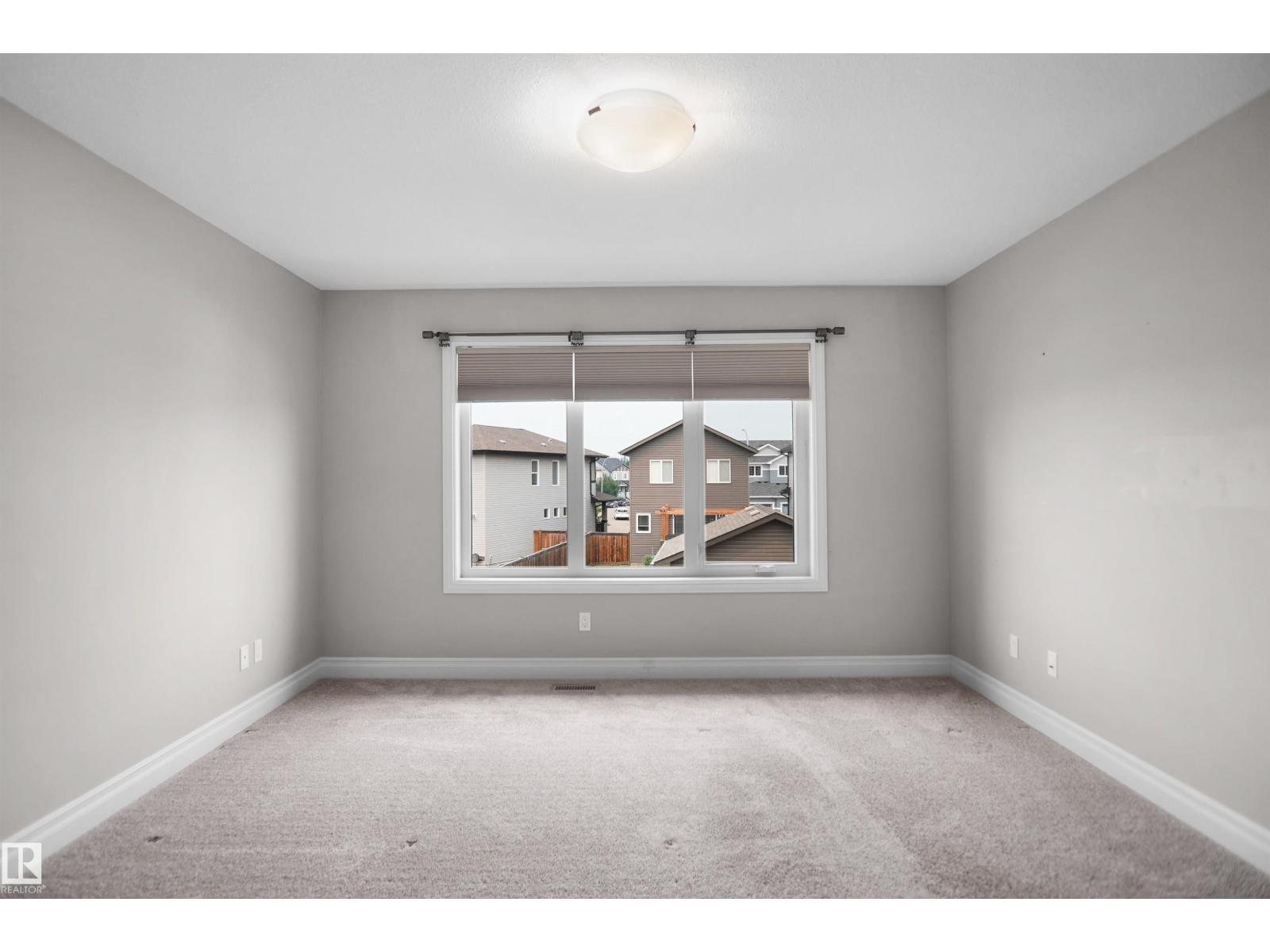 138 Henderson Li Property Photo 31