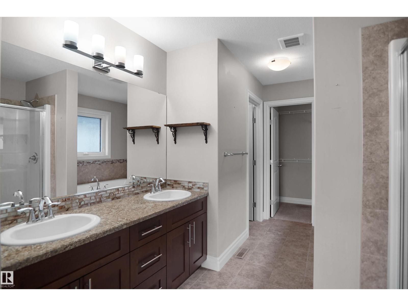 138 Henderson Li Property Photo 32