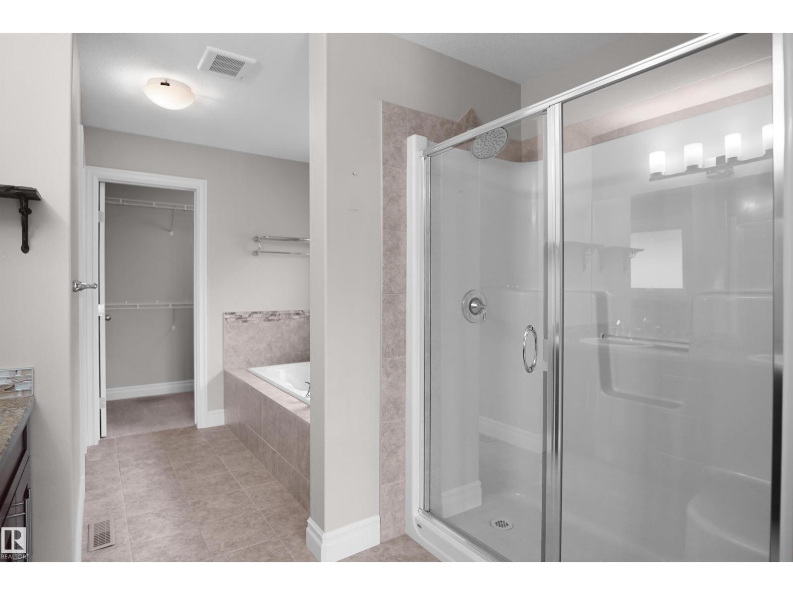 138 Henderson Li Property Photo 33