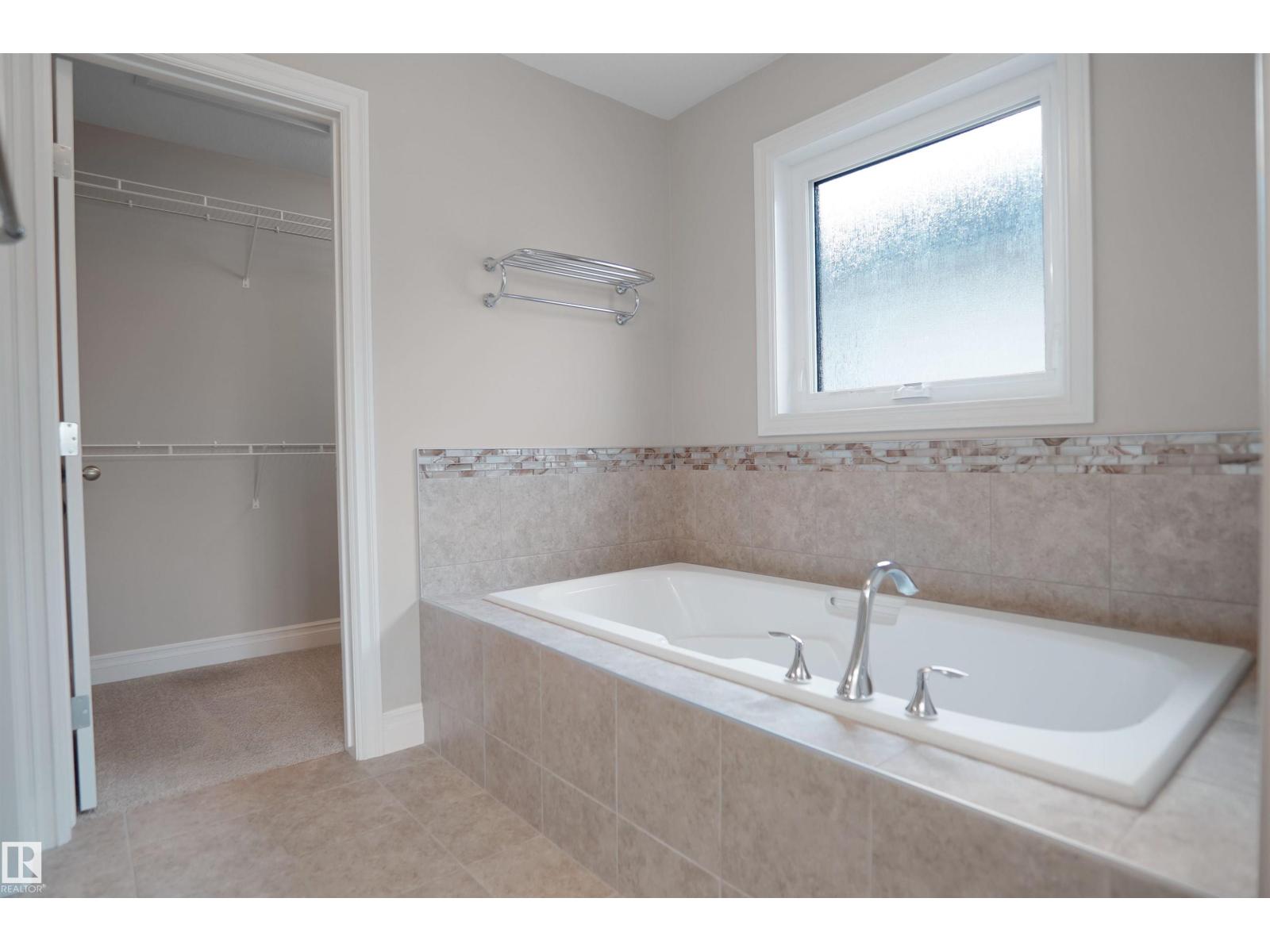 138 Henderson Li Property Photo 34