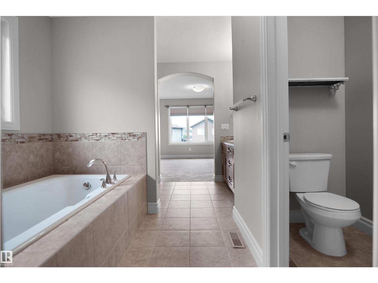 138 Henderson Li Property Photo 36