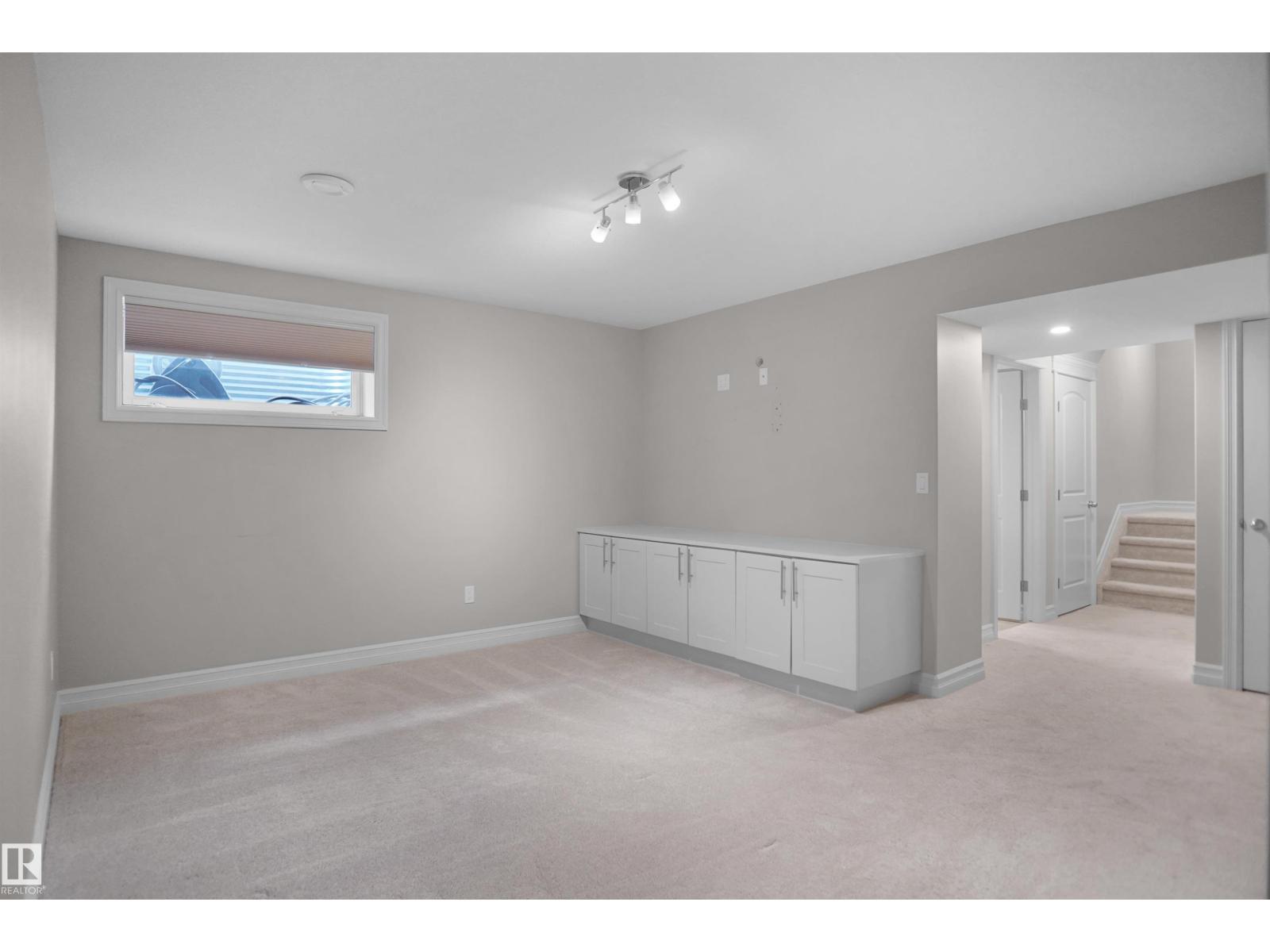 138 Henderson Li Property Photo 46