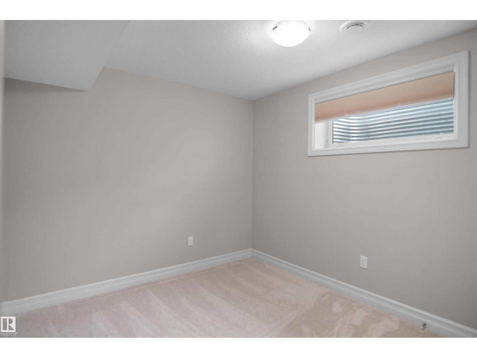 138 Henderson Li Property Photo 49
