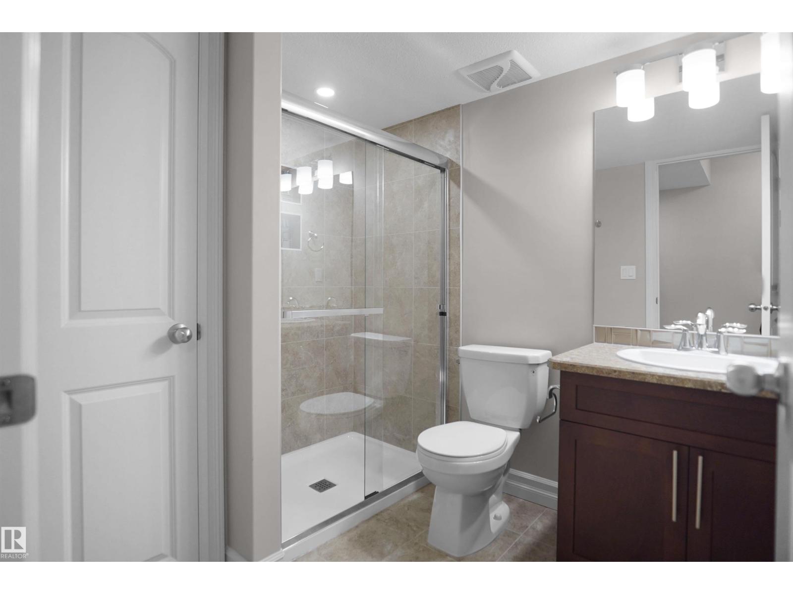 138 Henderson Li Property Photo 51