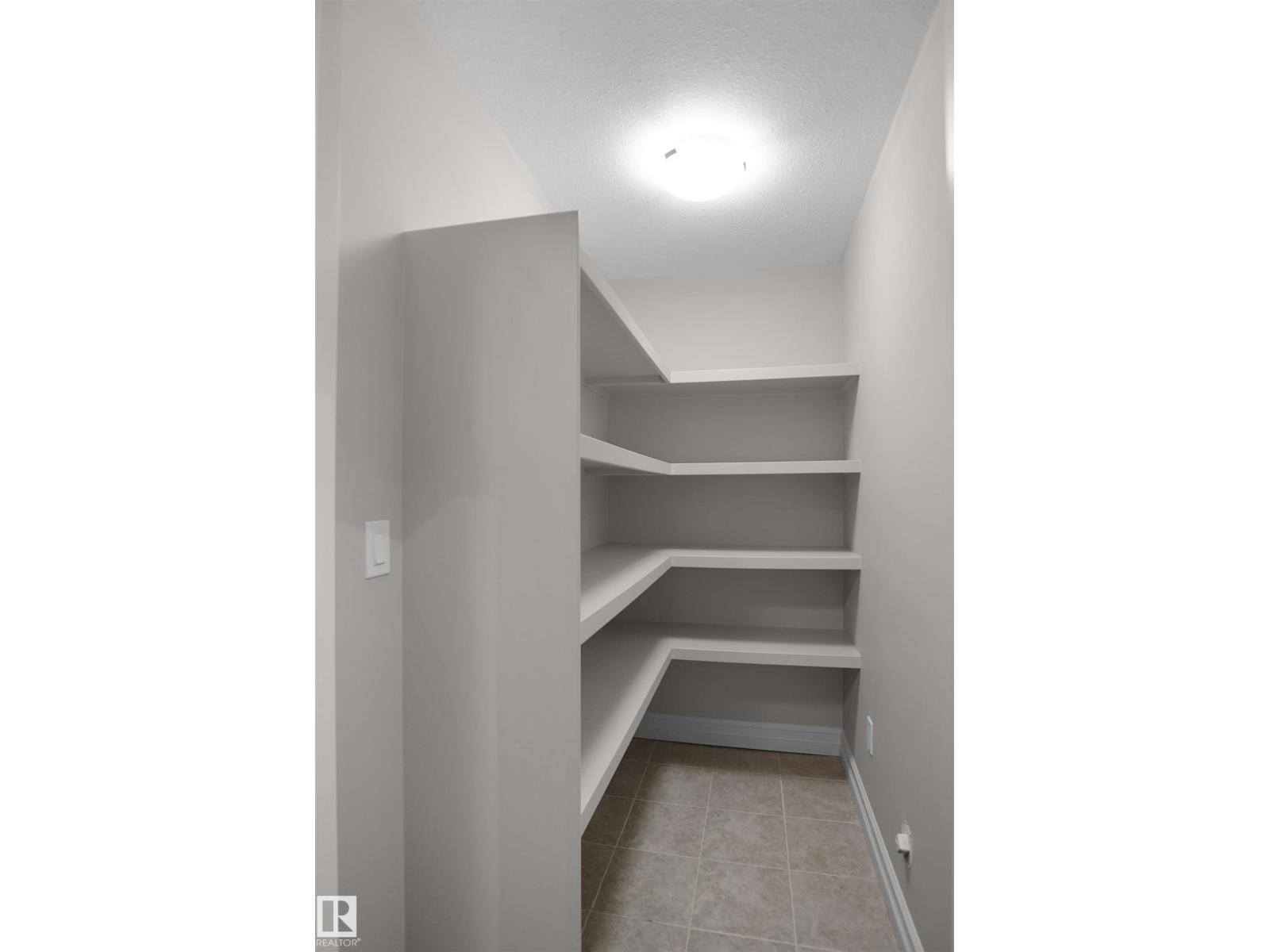 138 Henderson Li Property Photo 53
