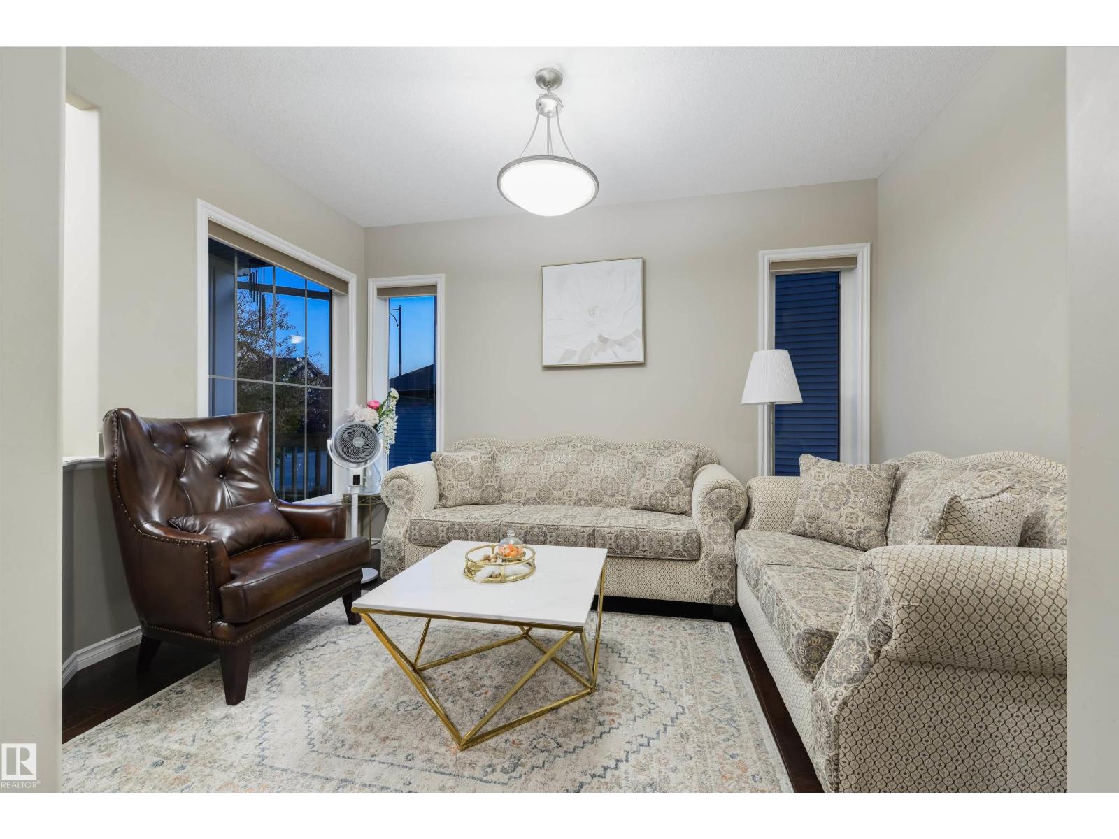 5932 12 Av Sw Property Photo 6