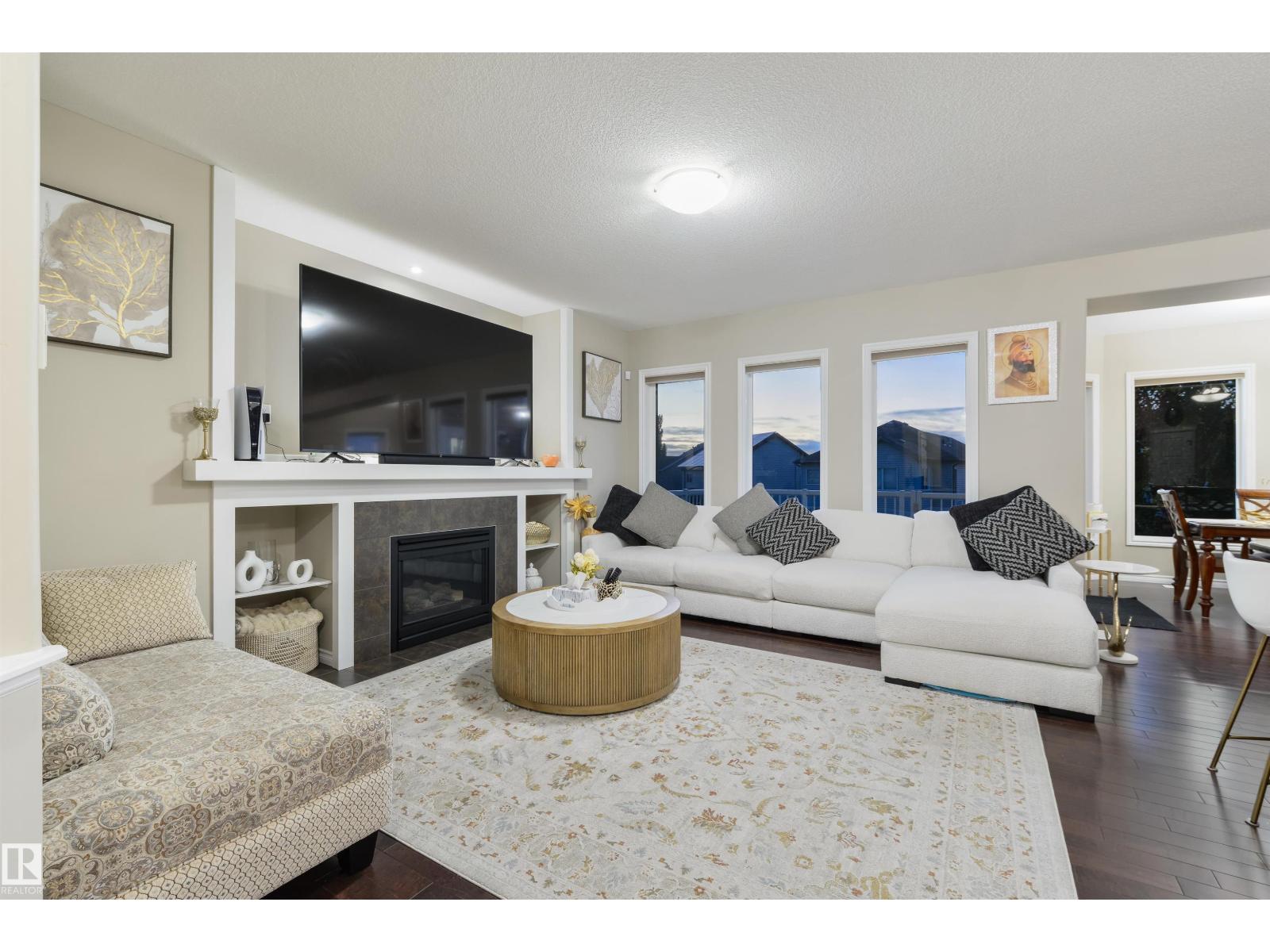5932 12 Av Sw Property Photo 12