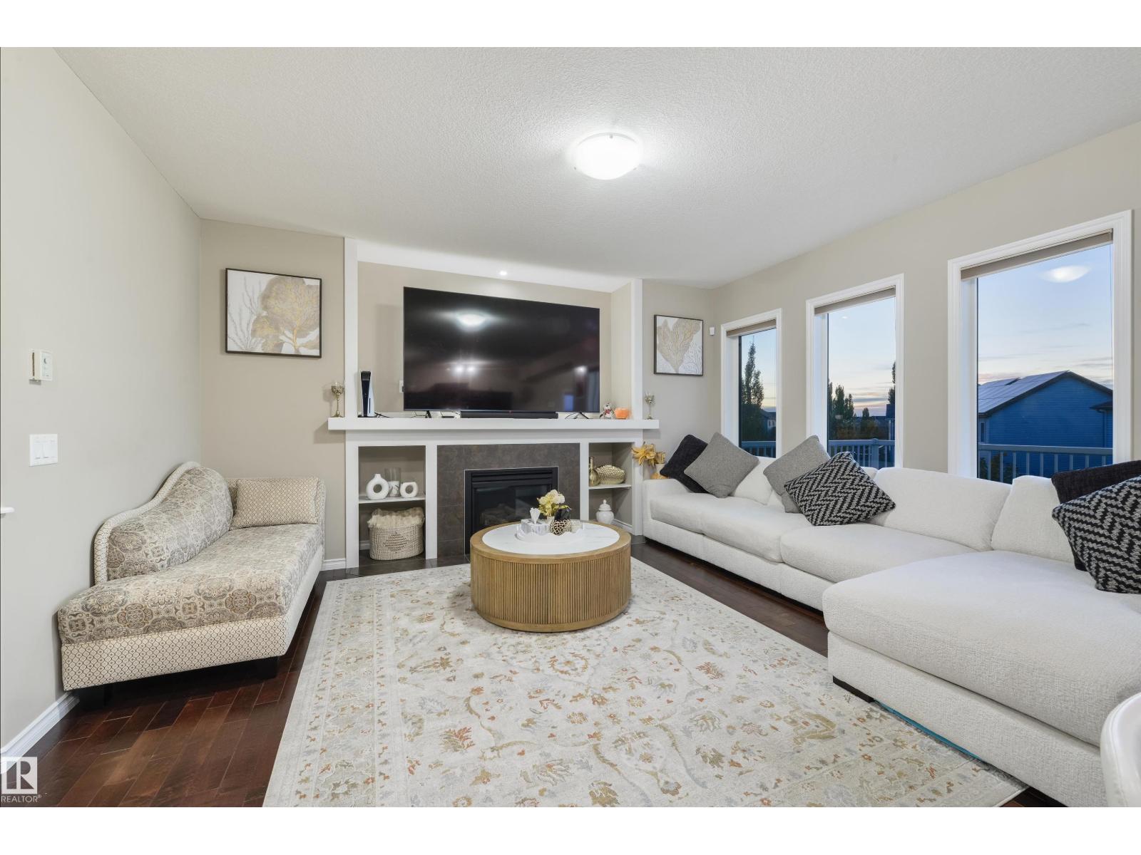 5932 12 Av Sw Property Photo 13