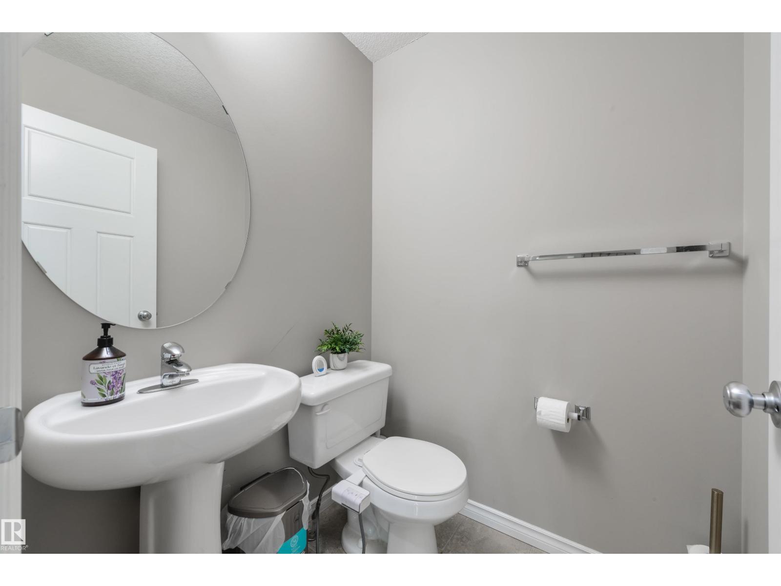 5932 12 Av Sw Property Photo 15