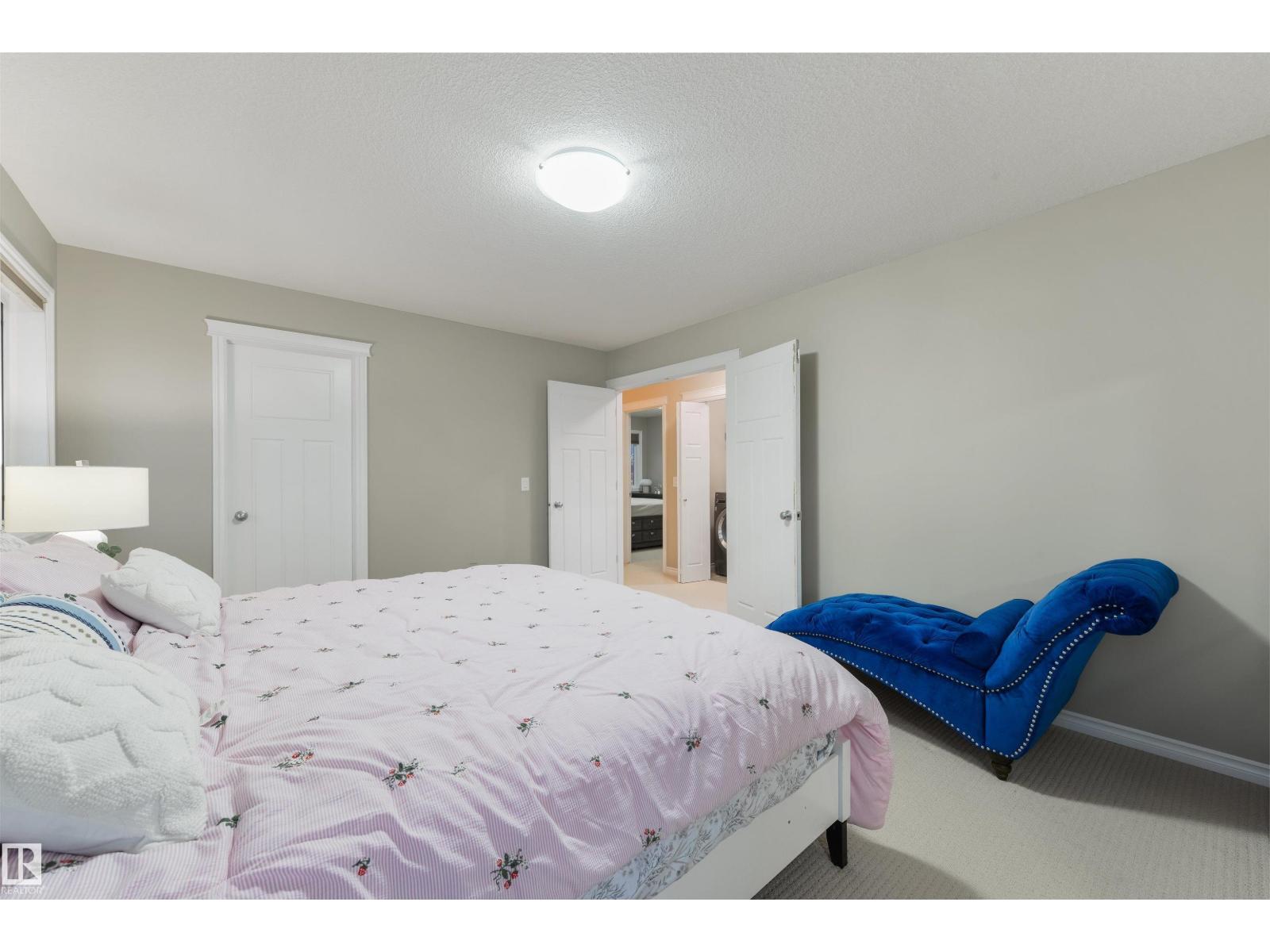 5932 12 Av Sw Property Photo 18
