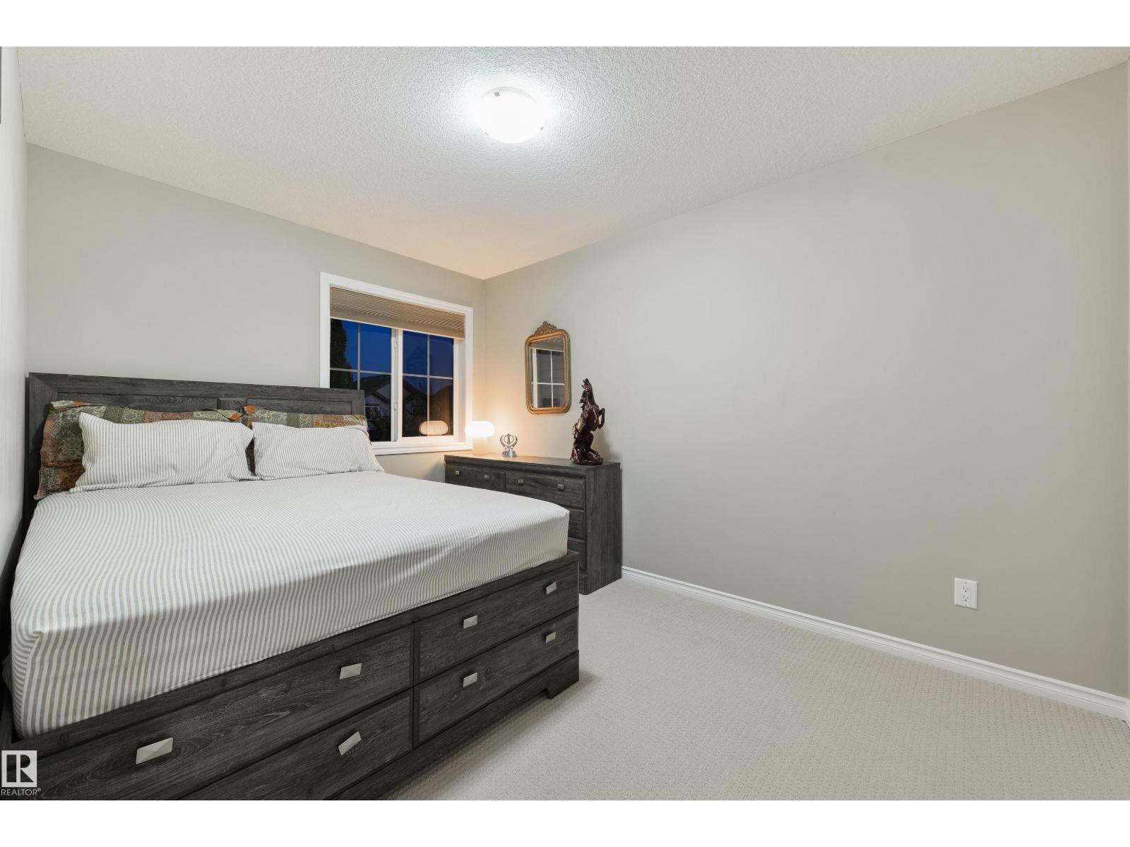 5932 12 Av Sw Property Photo 23