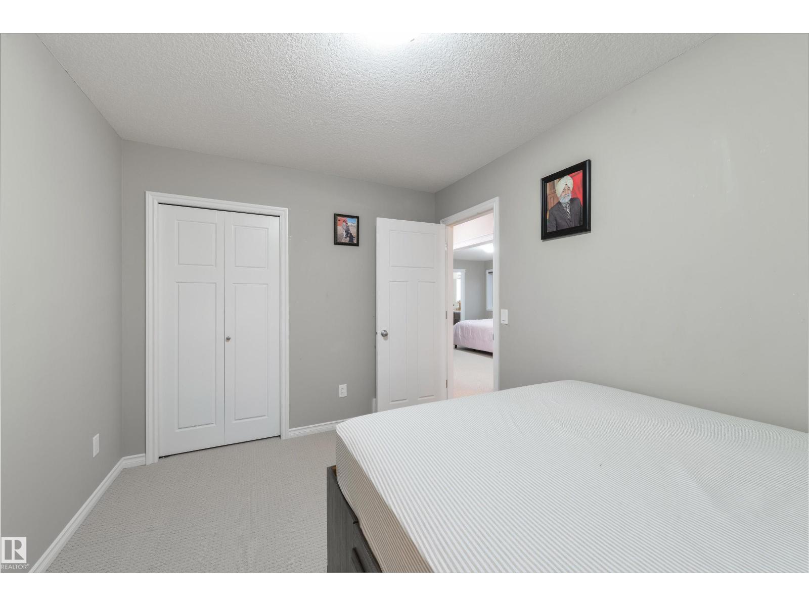 5932 12 Av Sw Property Photo 24