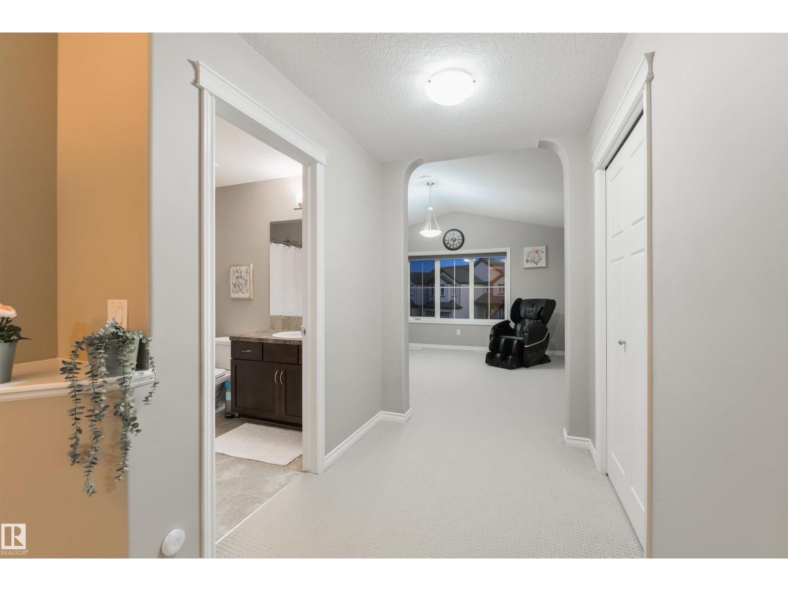 5932 12 Av Sw Property Photo 28