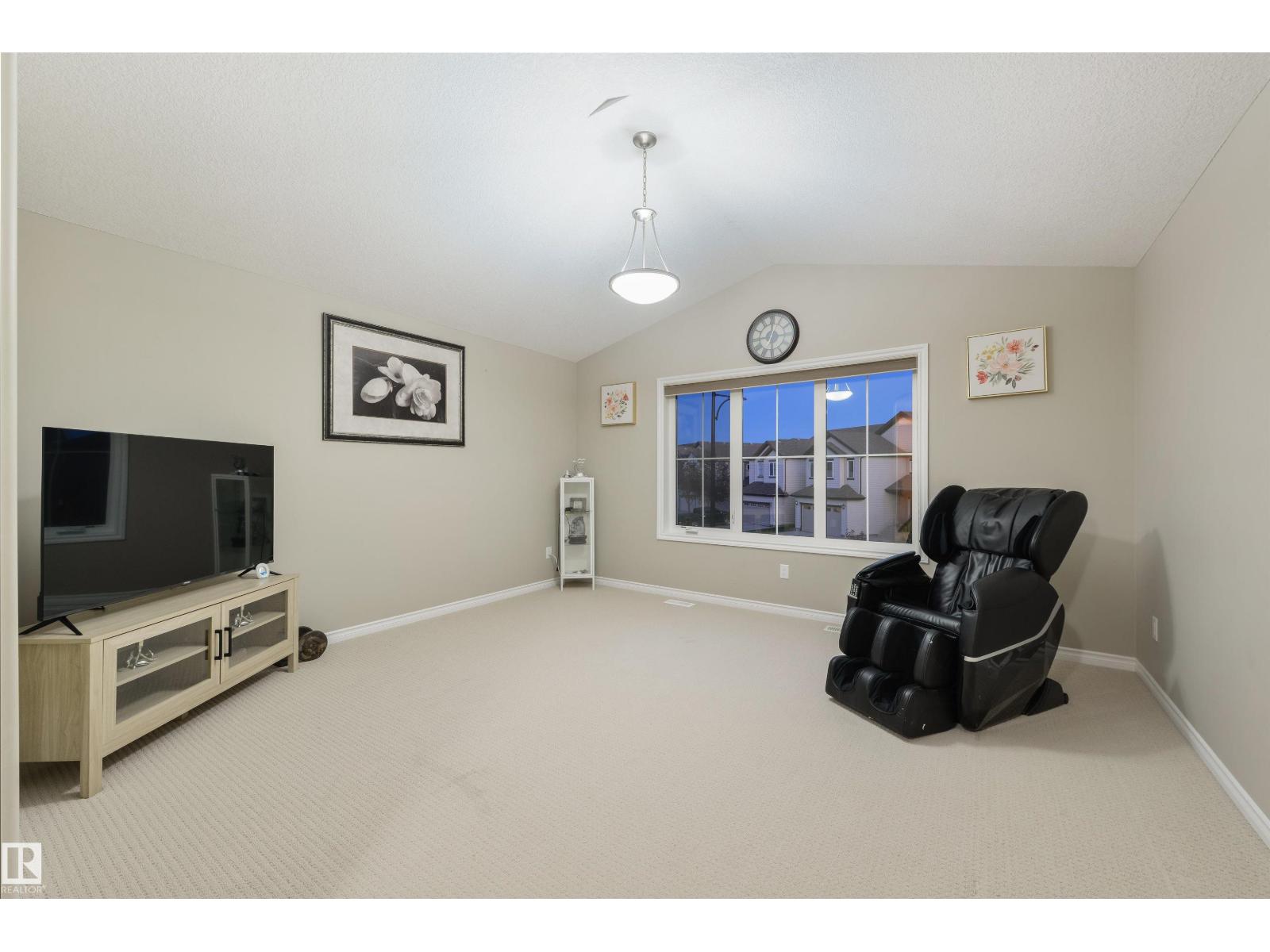 5932 12 Av Sw Property Photo 29