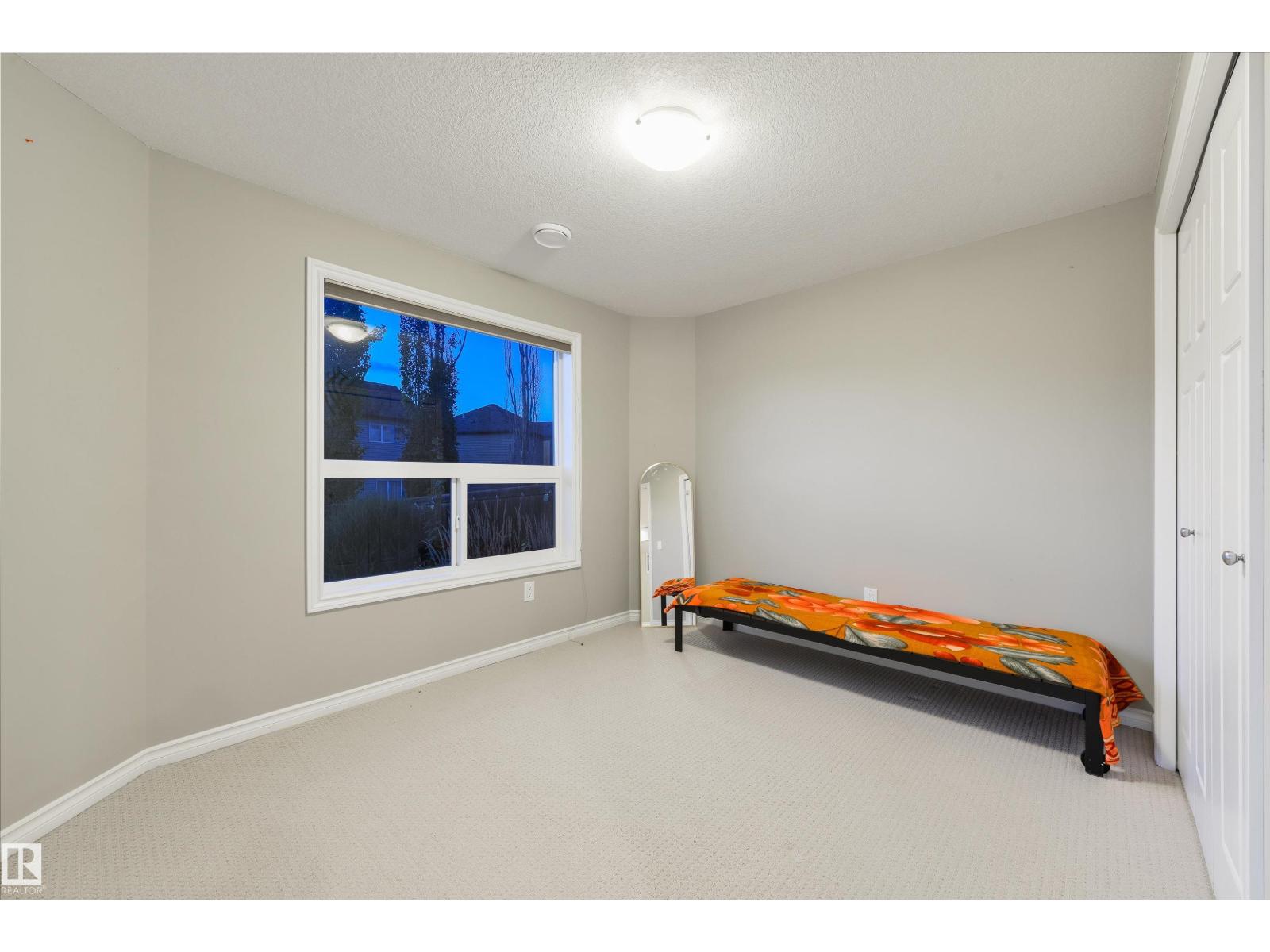 5932 12 Av Sw Property Photo 36