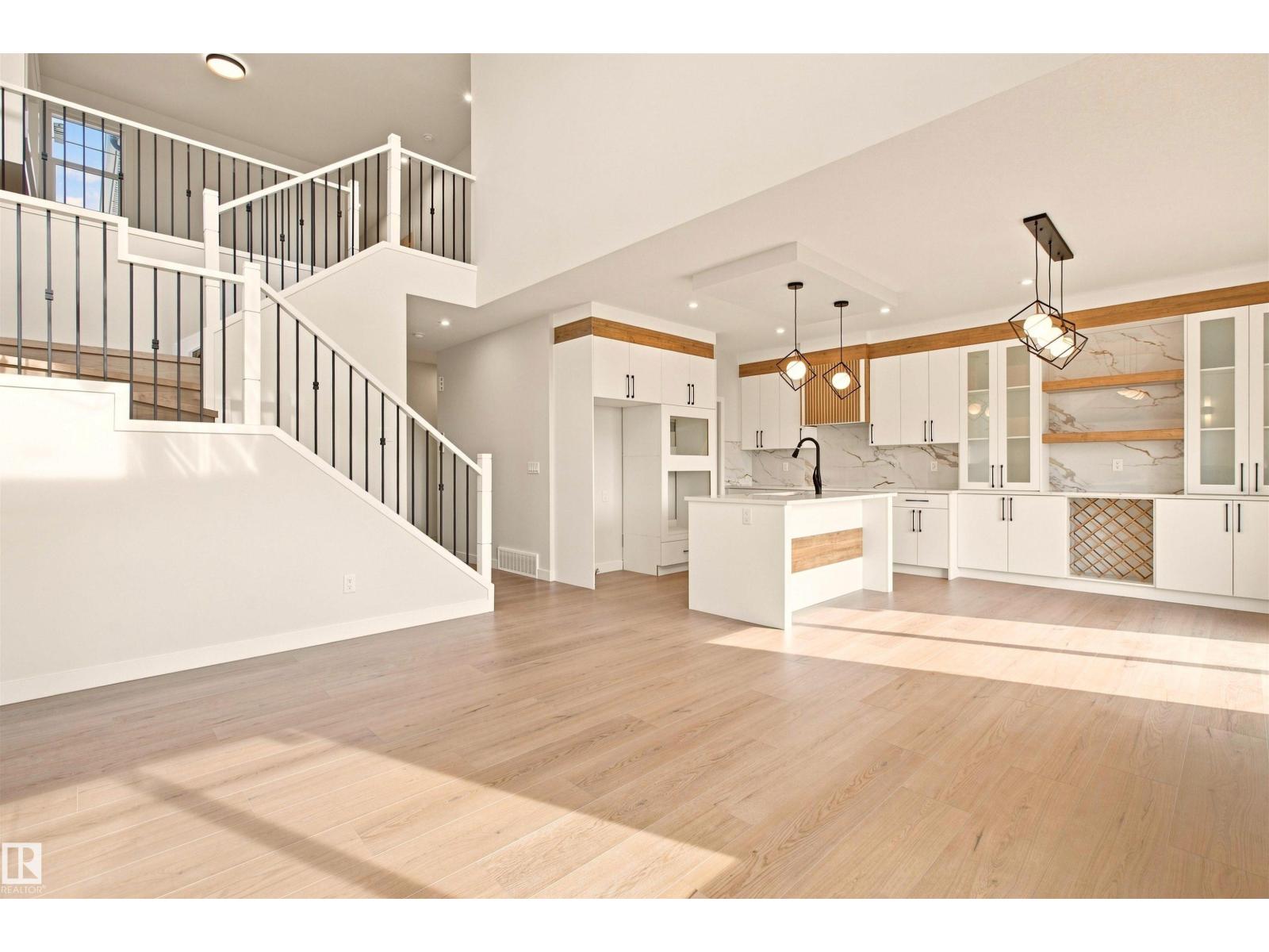 10406 104 ST Property Photo 1