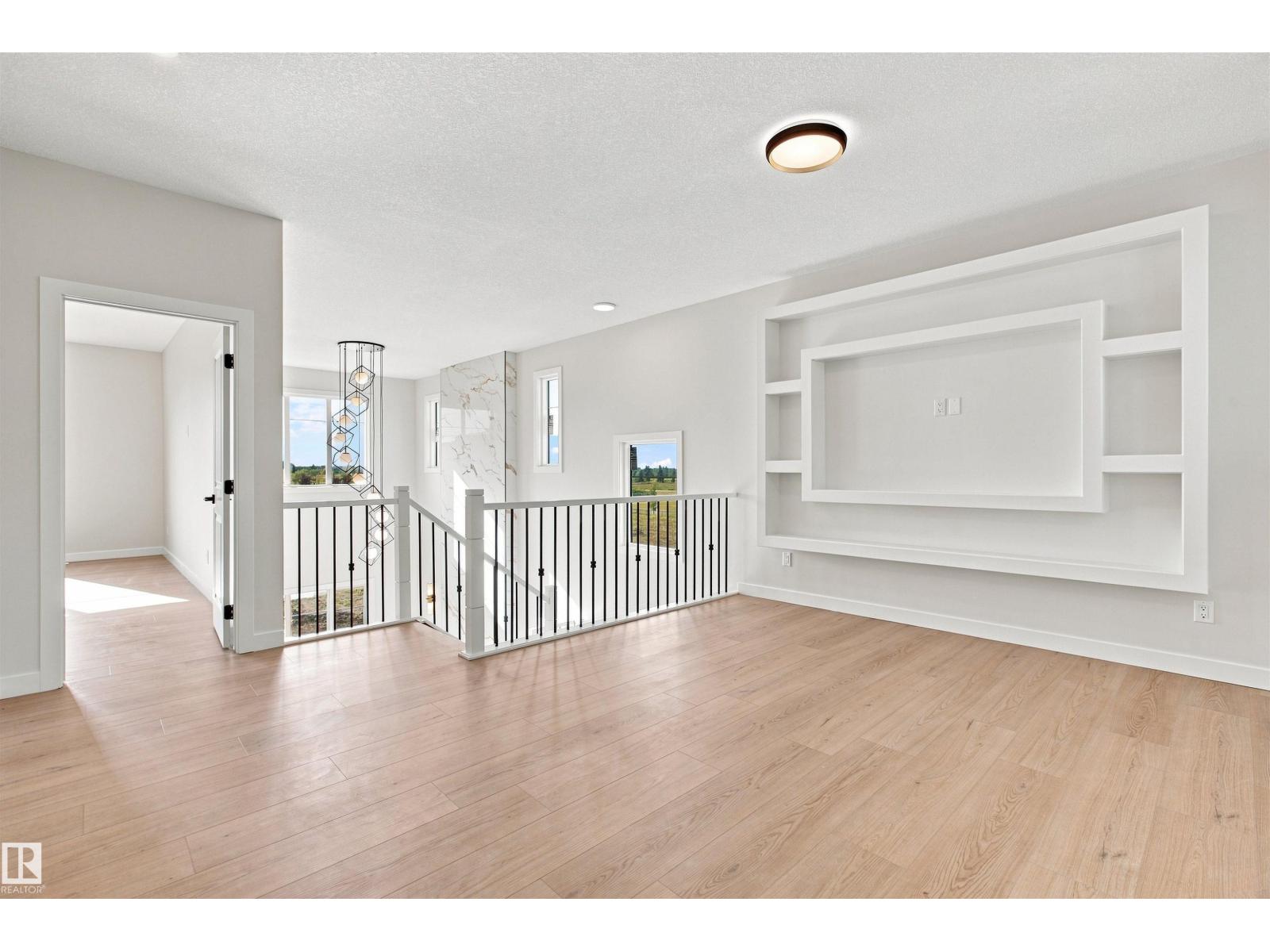 10406 104 St Property Photo 4
