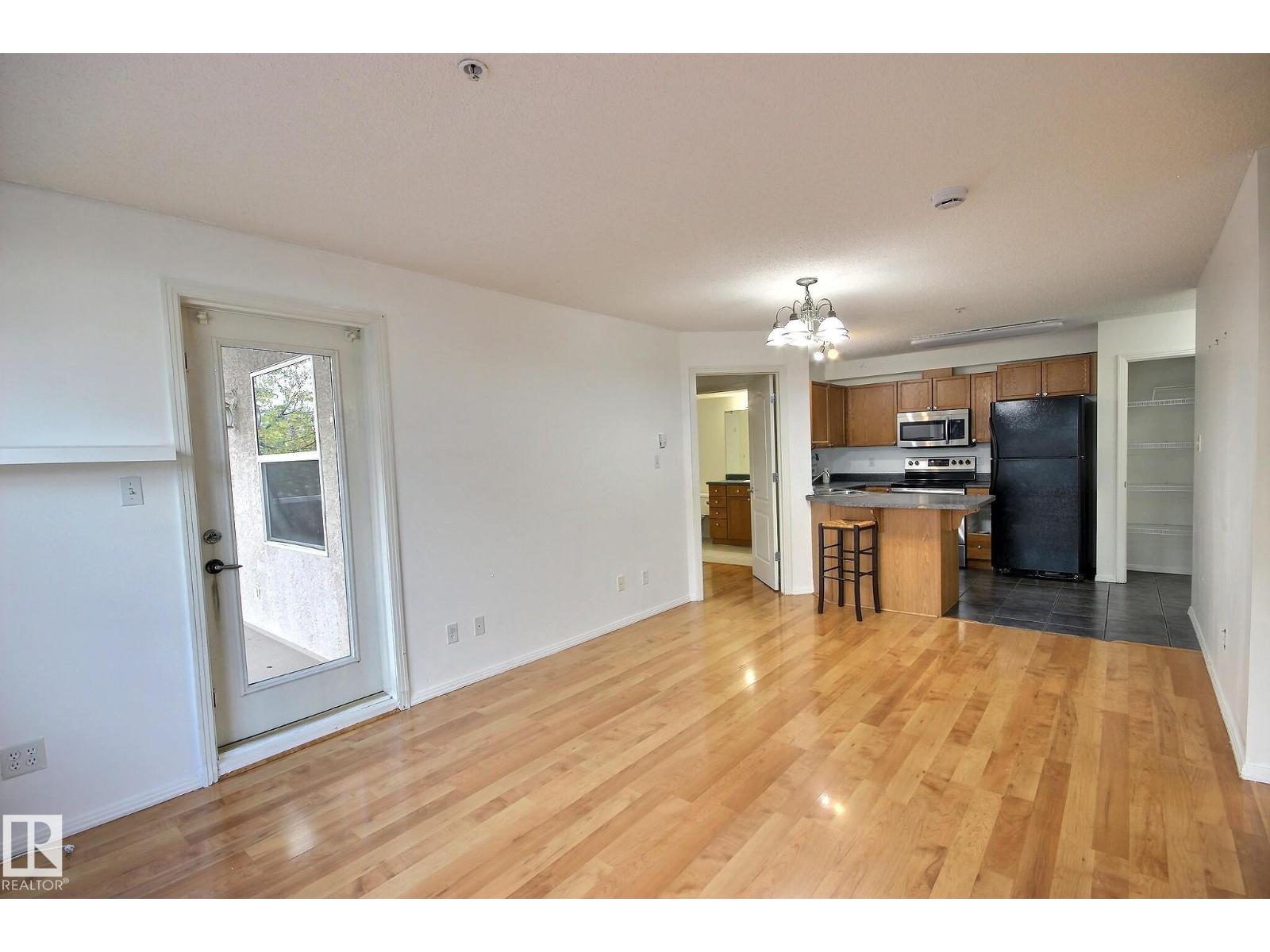 #218 12838 65 St Nw Property Photo 8