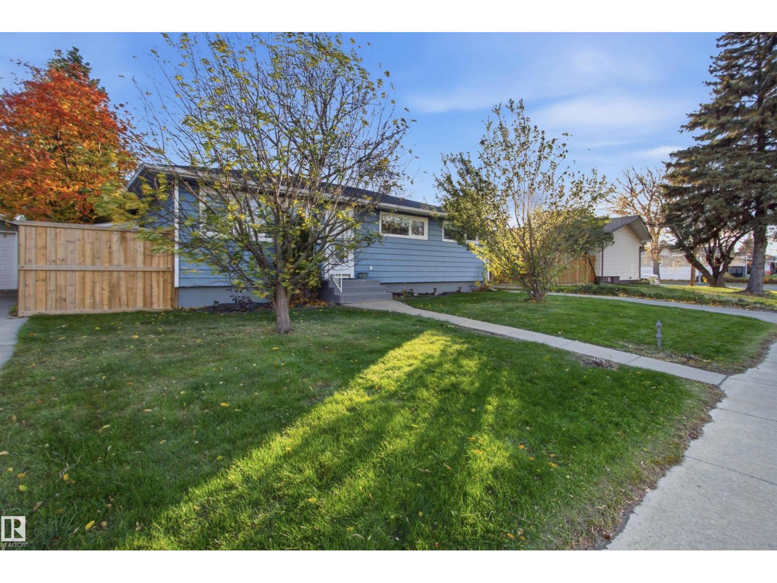 15933 95 Av Nw Property Photo 2