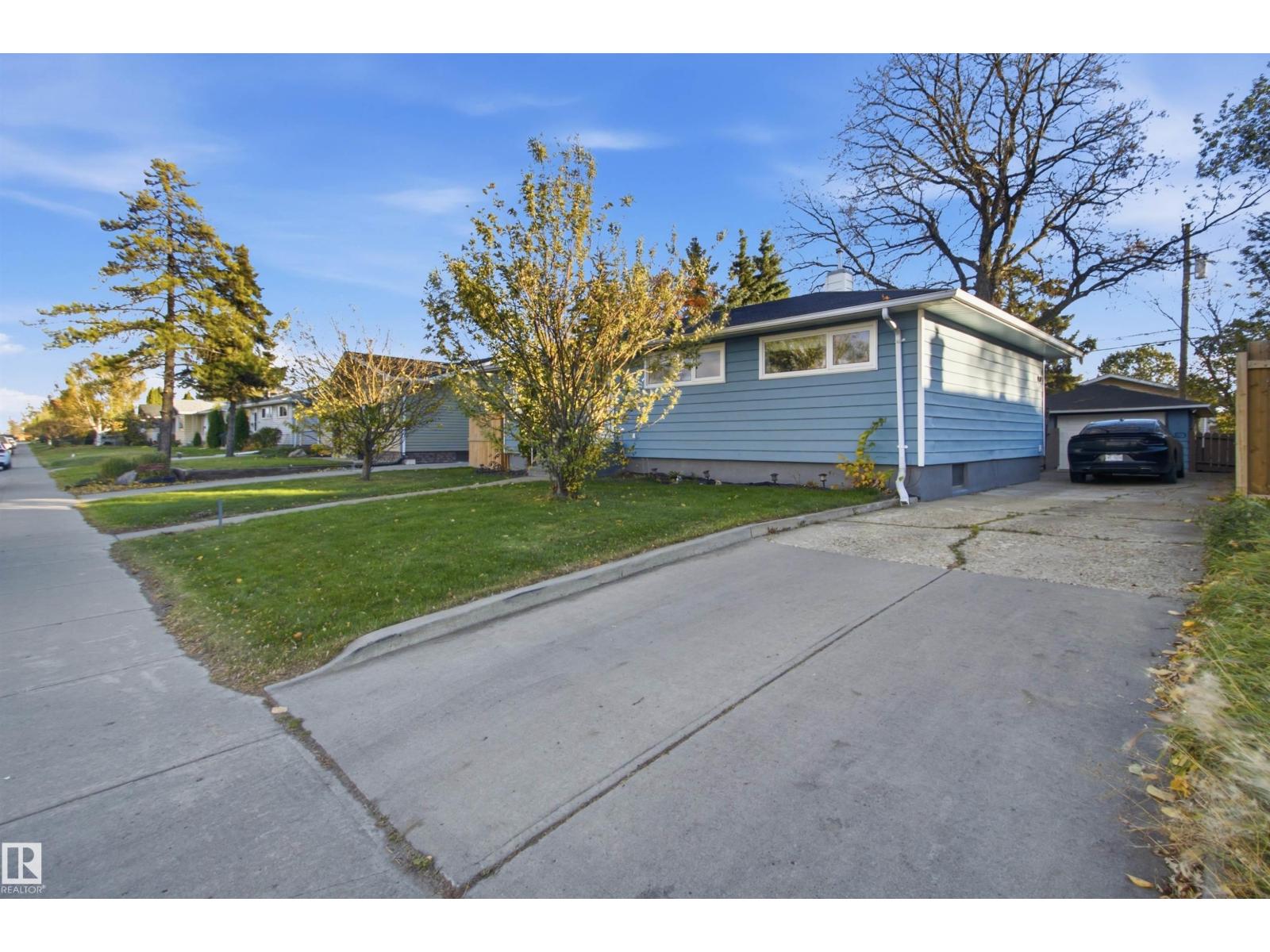 15933 95 Av Nw Property Photo 3