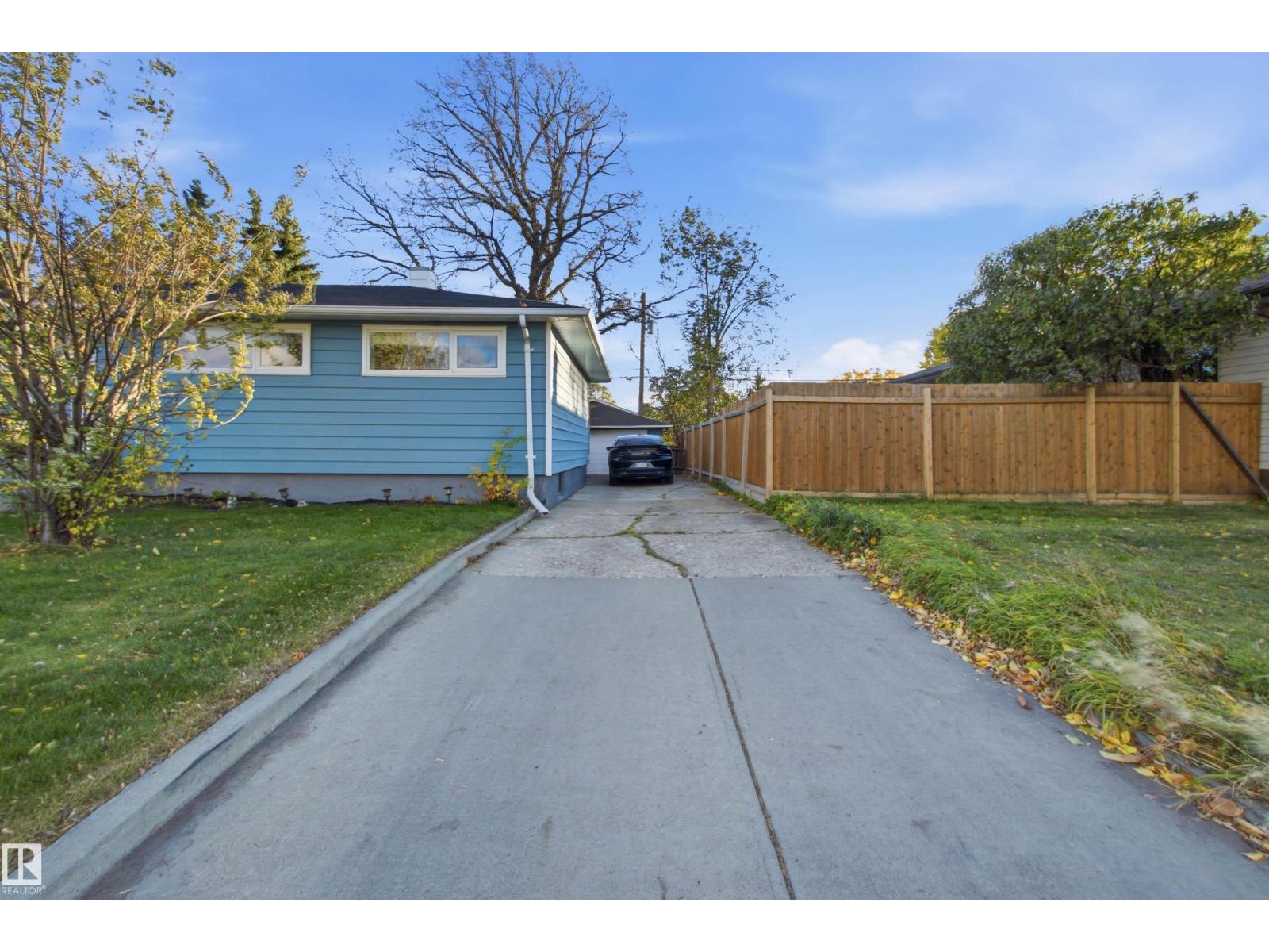 15933 95 Av Nw Property Photo 4
