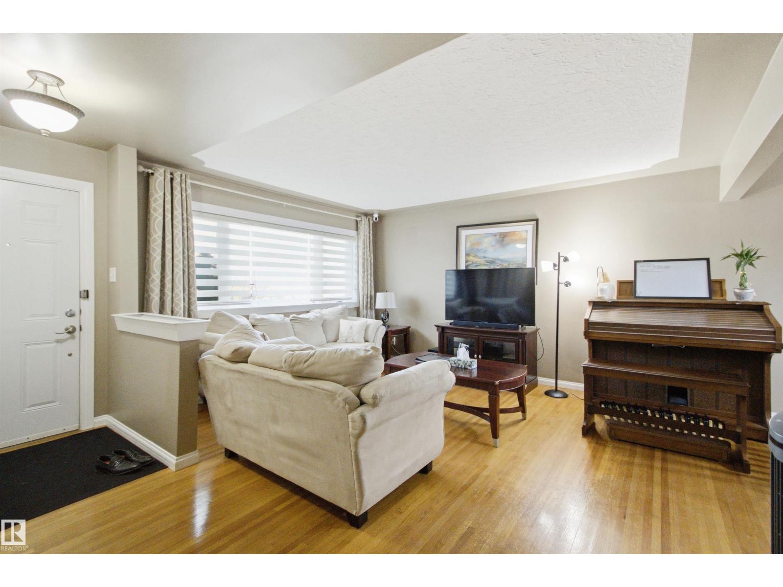 15933 95 Av Nw Property Photo 6