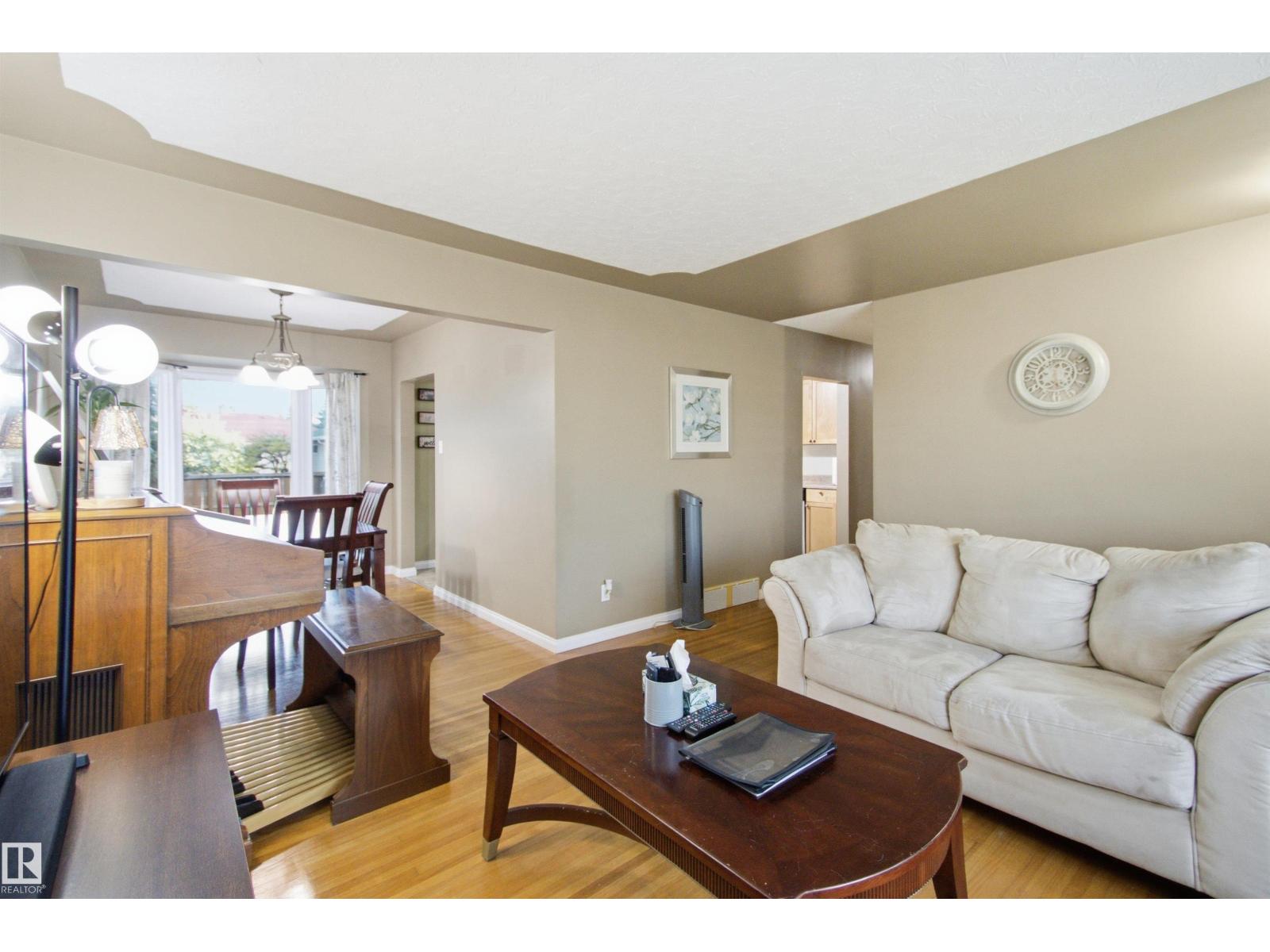 15933 95 Av Nw Property Photo 9