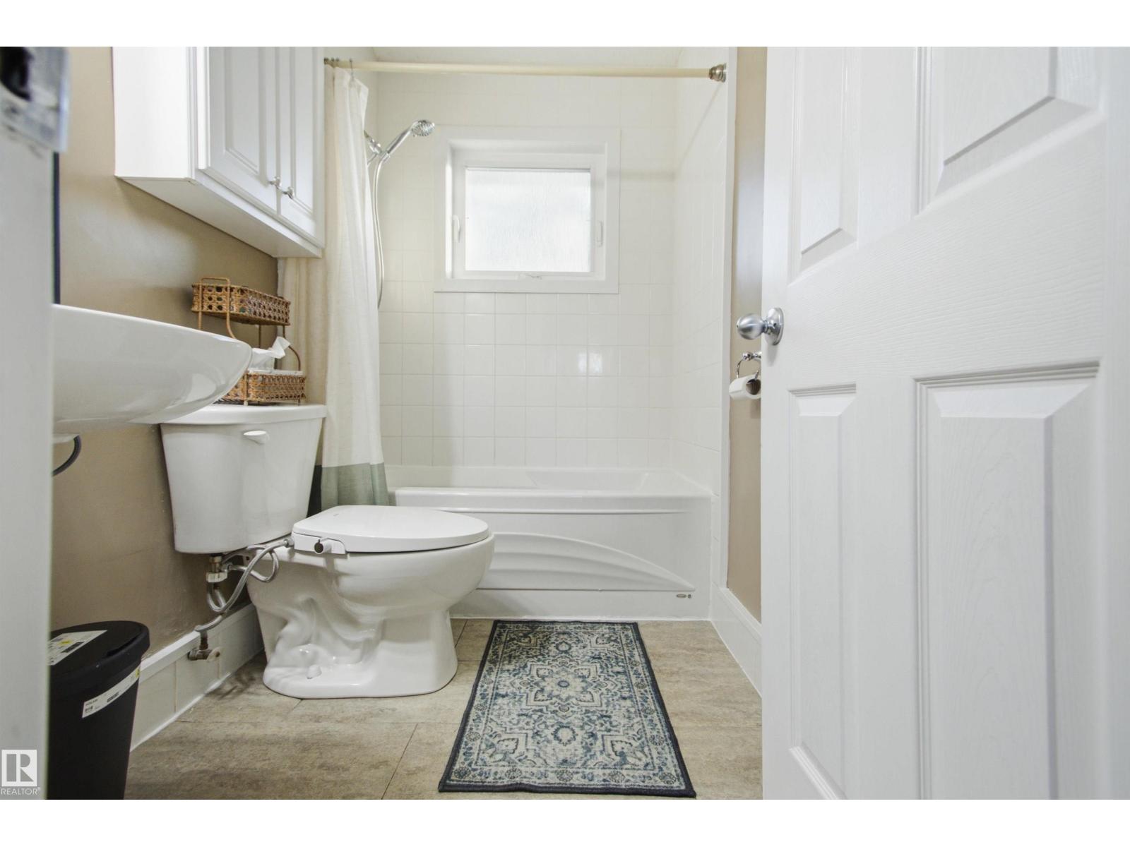 15933 95 Av Nw Property Photo 21
