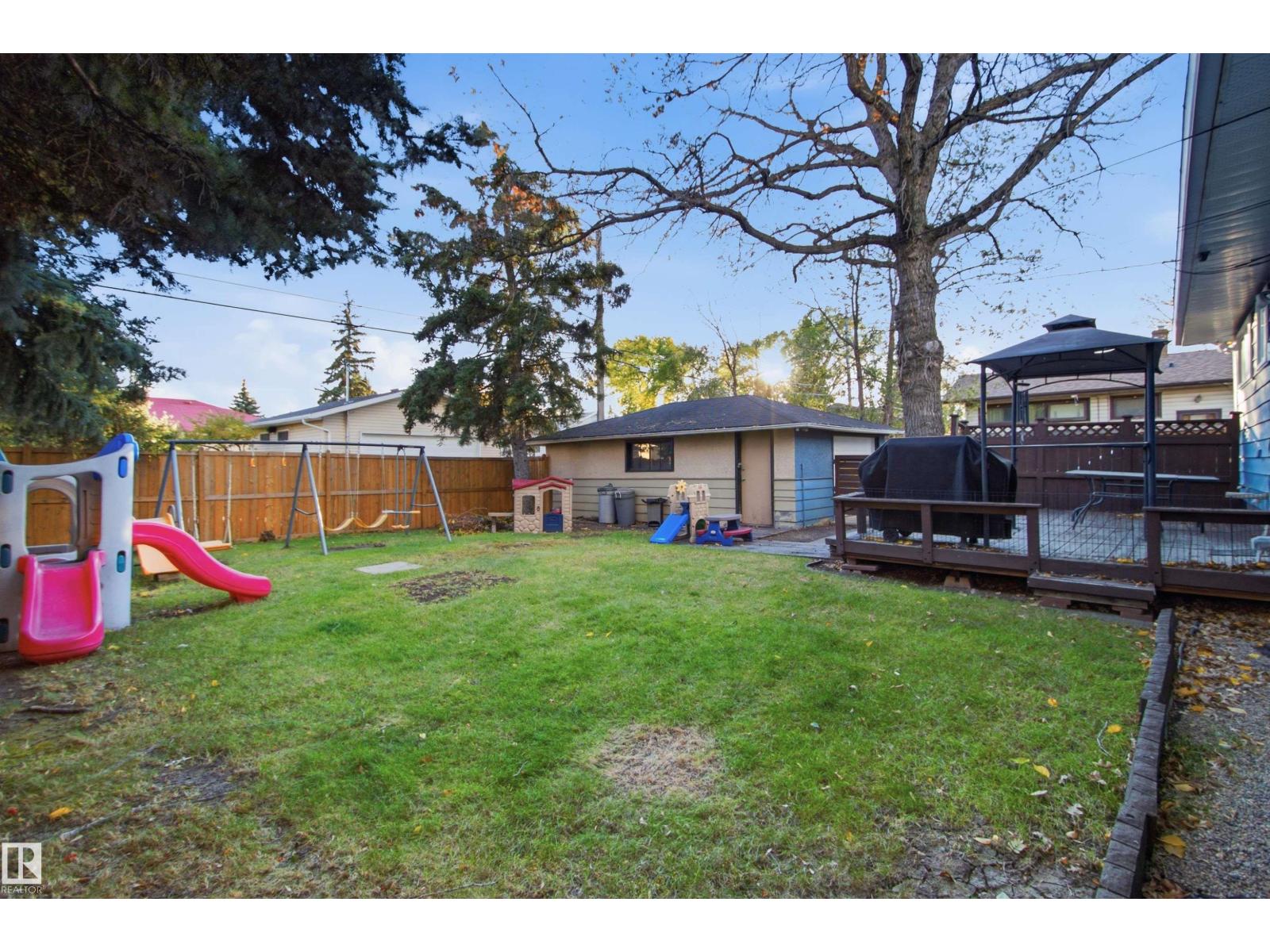 15933 95 Av Nw Property Photo 33