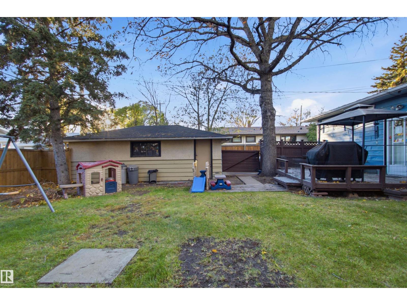 15933 95 Av Nw Property Photo 36