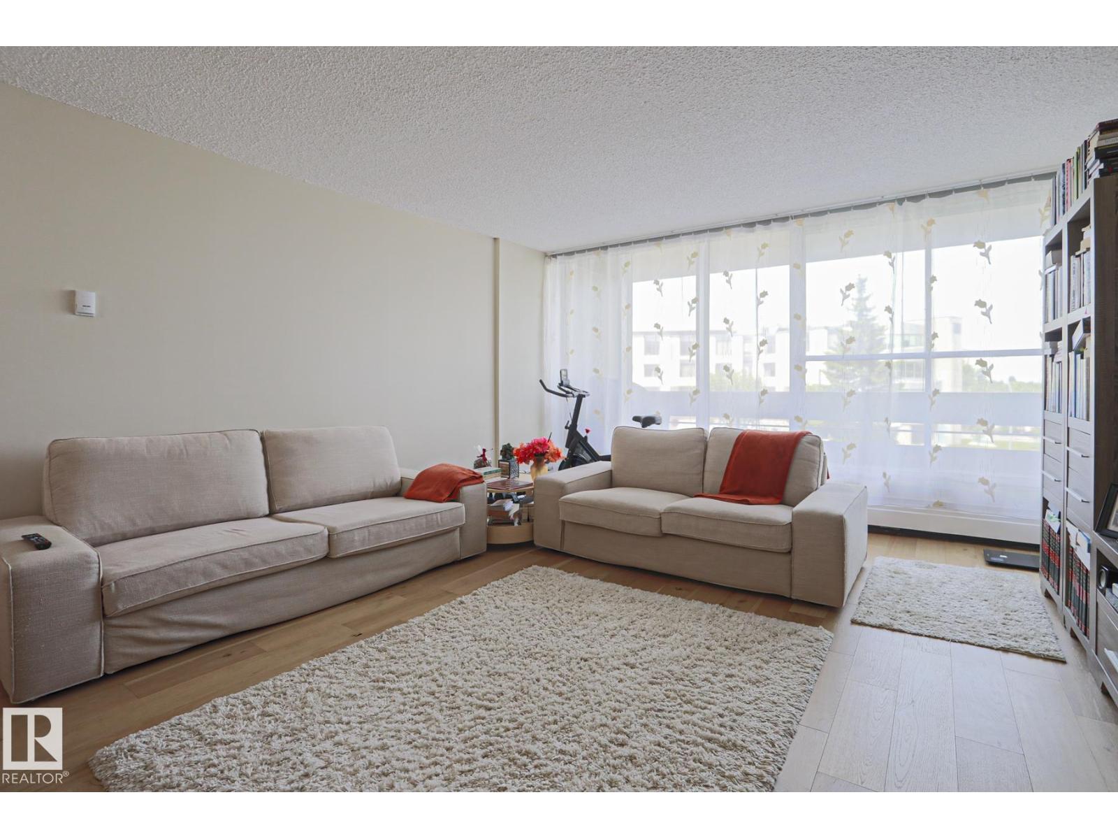 #20 8735 165 St Nw Property Photo 4