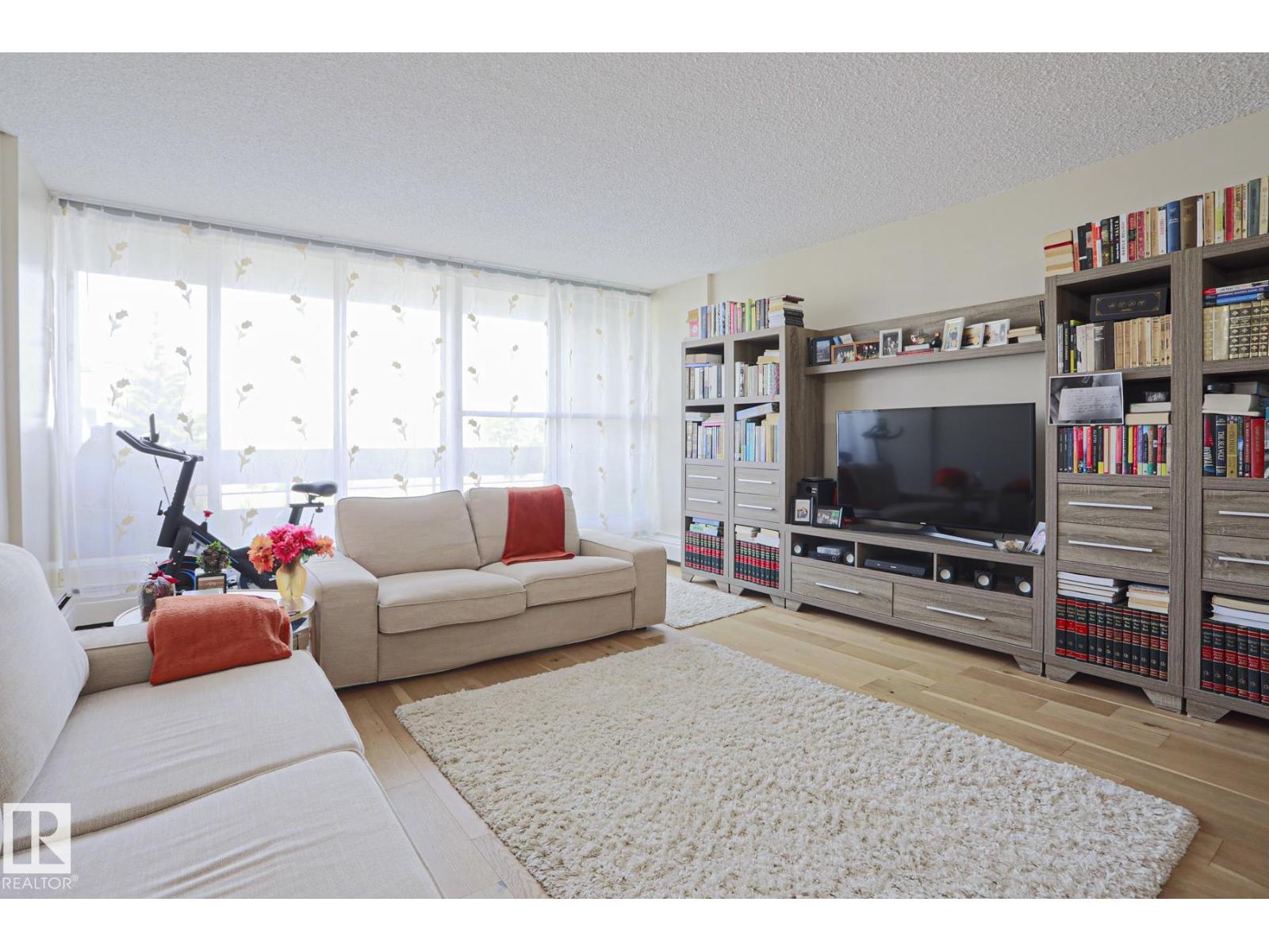 #20 8735 165 St Nw Property Photo 6