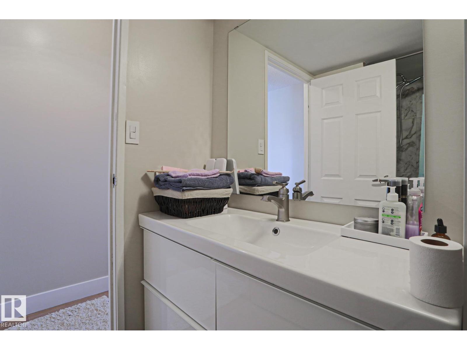 #20 8735 165 St Nw Property Photo 14