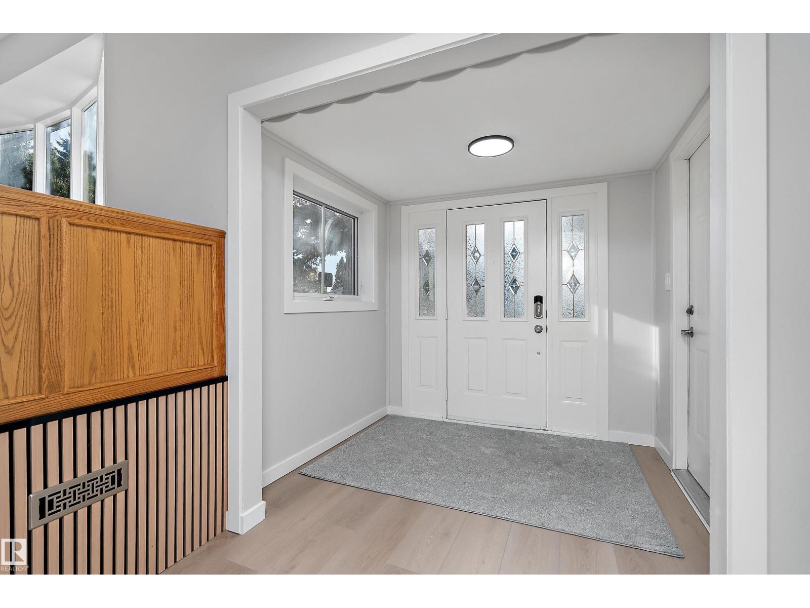 10928 34a Av Nw Property Photo 2